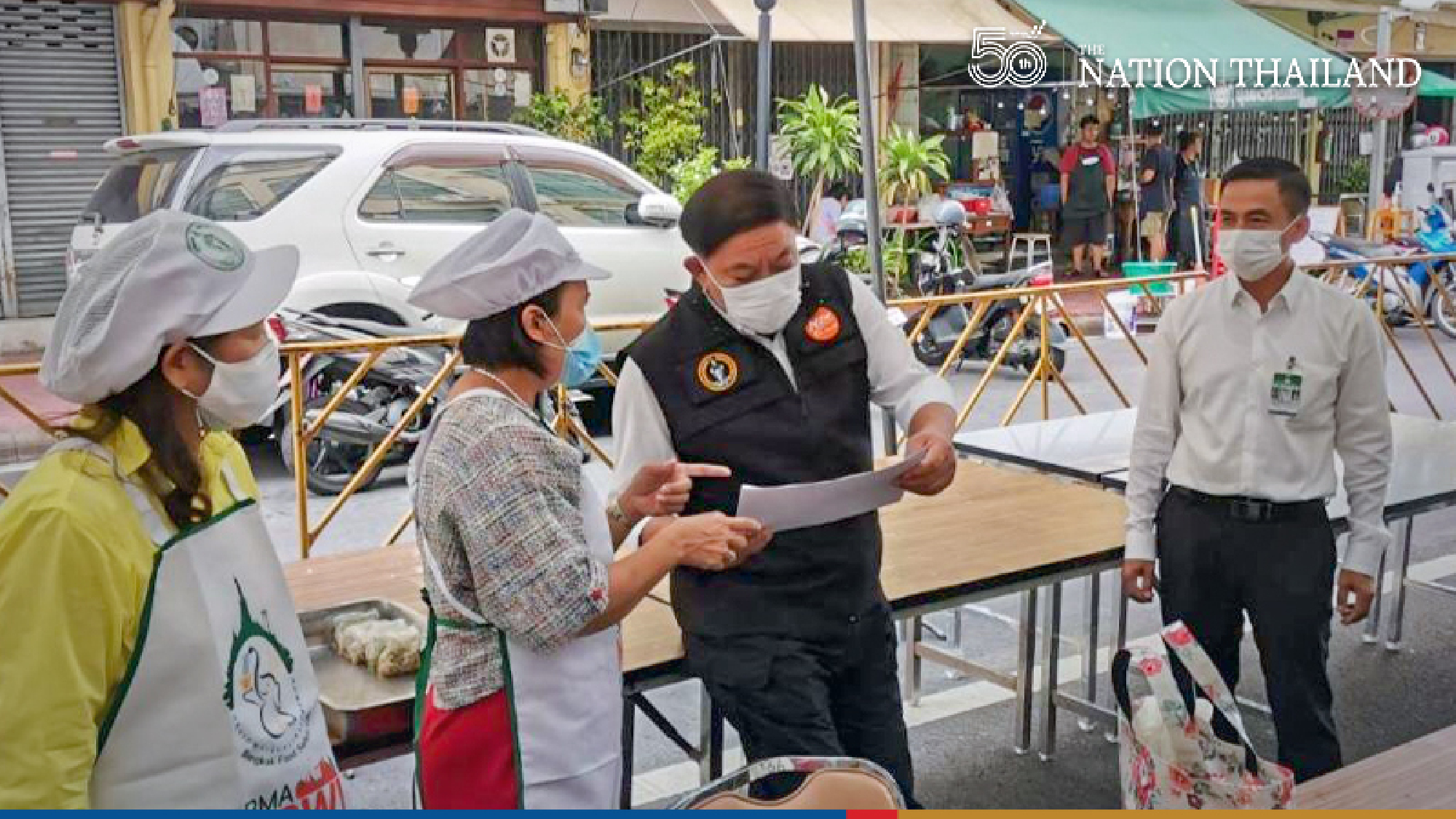 Bangkok deploys food kitchen to feed battle-weary medical staff