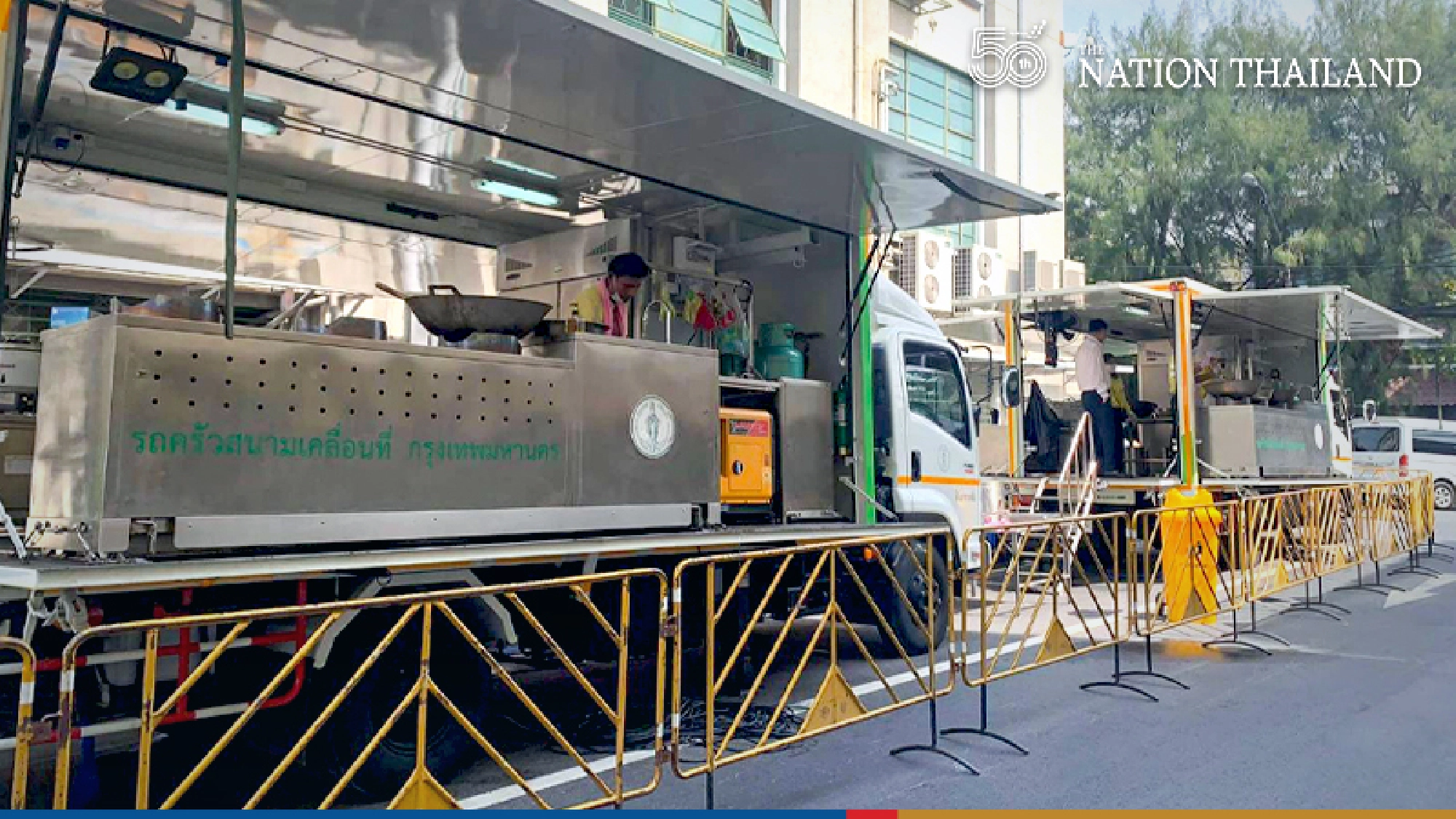 Bangkok deploys food kitchen to feed battle-weary medical staff