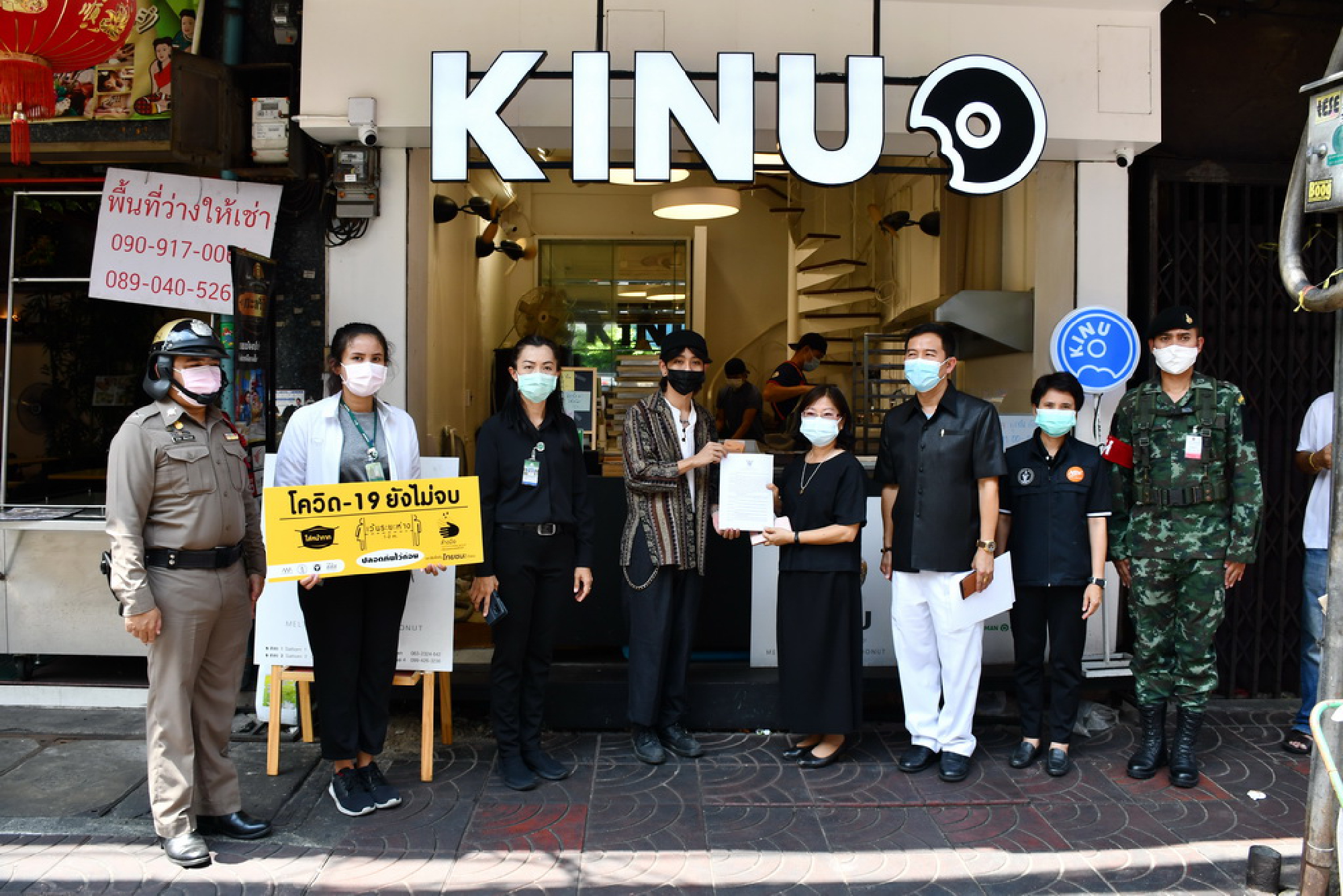 Bangkok officials have debunked rumours that Covid-19 has been spreading rapidly through Yaowarat (Chinatown), stating that only one shop in the area had reported an infection.