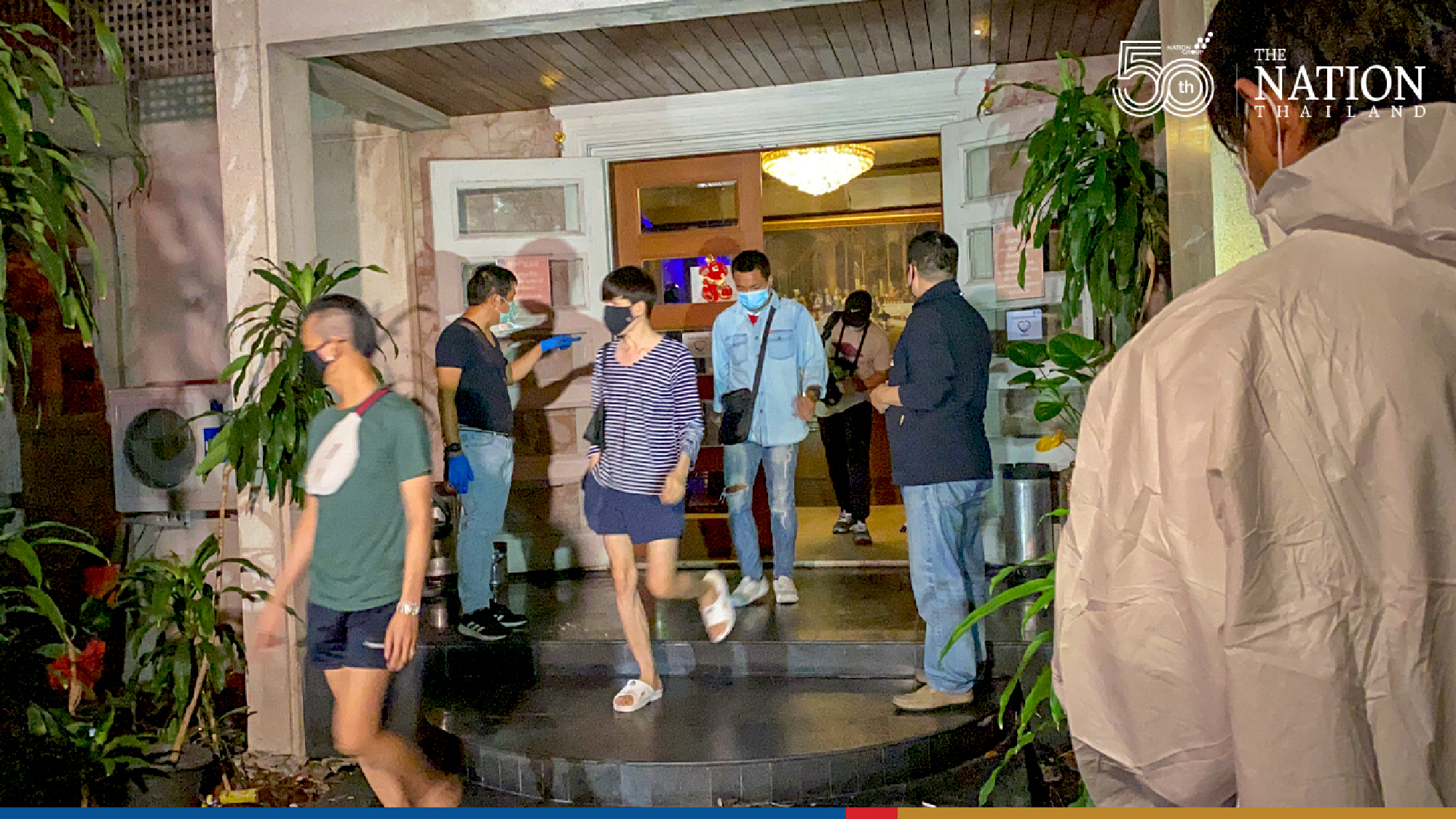 60 employees, visitors arrested as police raid Bangkok sauna