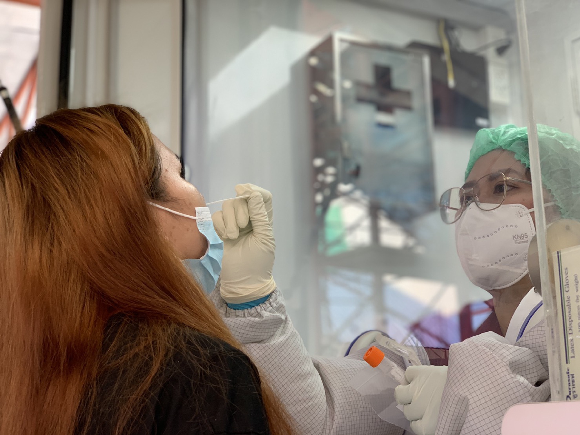 Over 5,000 people vaccinated in Klong Toei, more than 8,000 tested