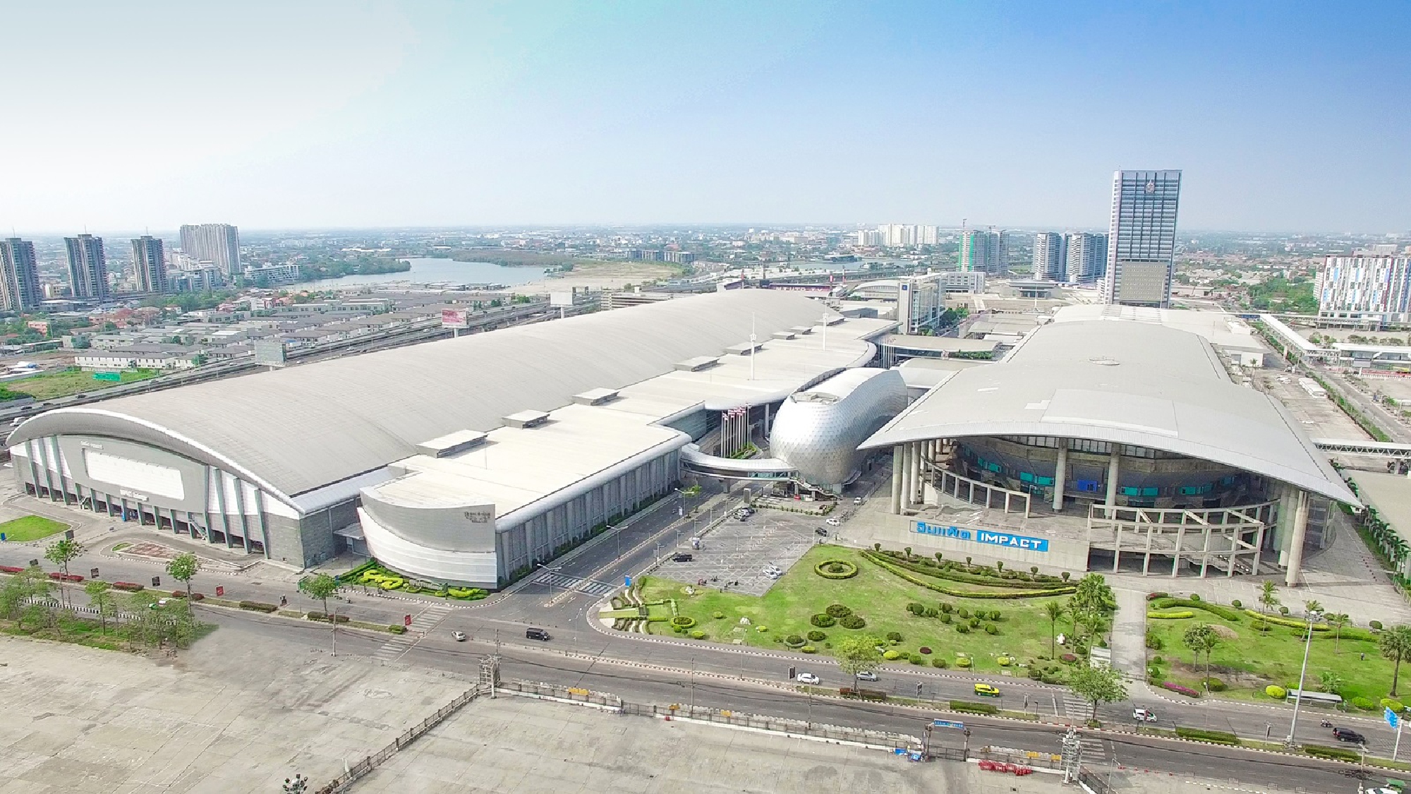 Impact Muang Thong Thani offers Challenger Hall as field hospital