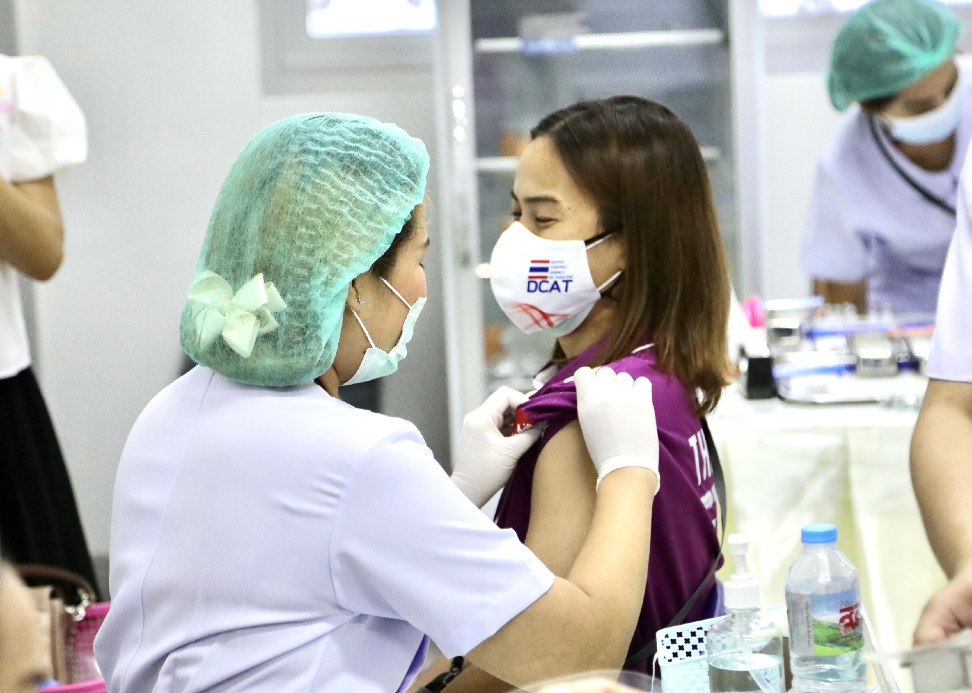 Volleyball stars get Covid jabs before tournament in Italy