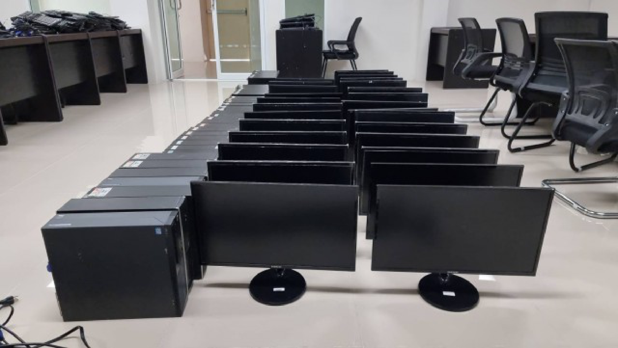 Loan shark gang run by Chinese national busted in Nonthaburi