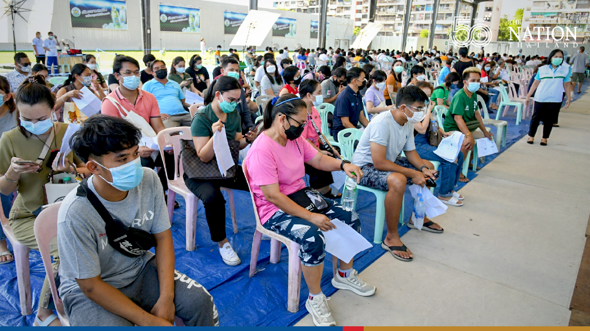 Members of 6 Pathumwan communities get their second jab