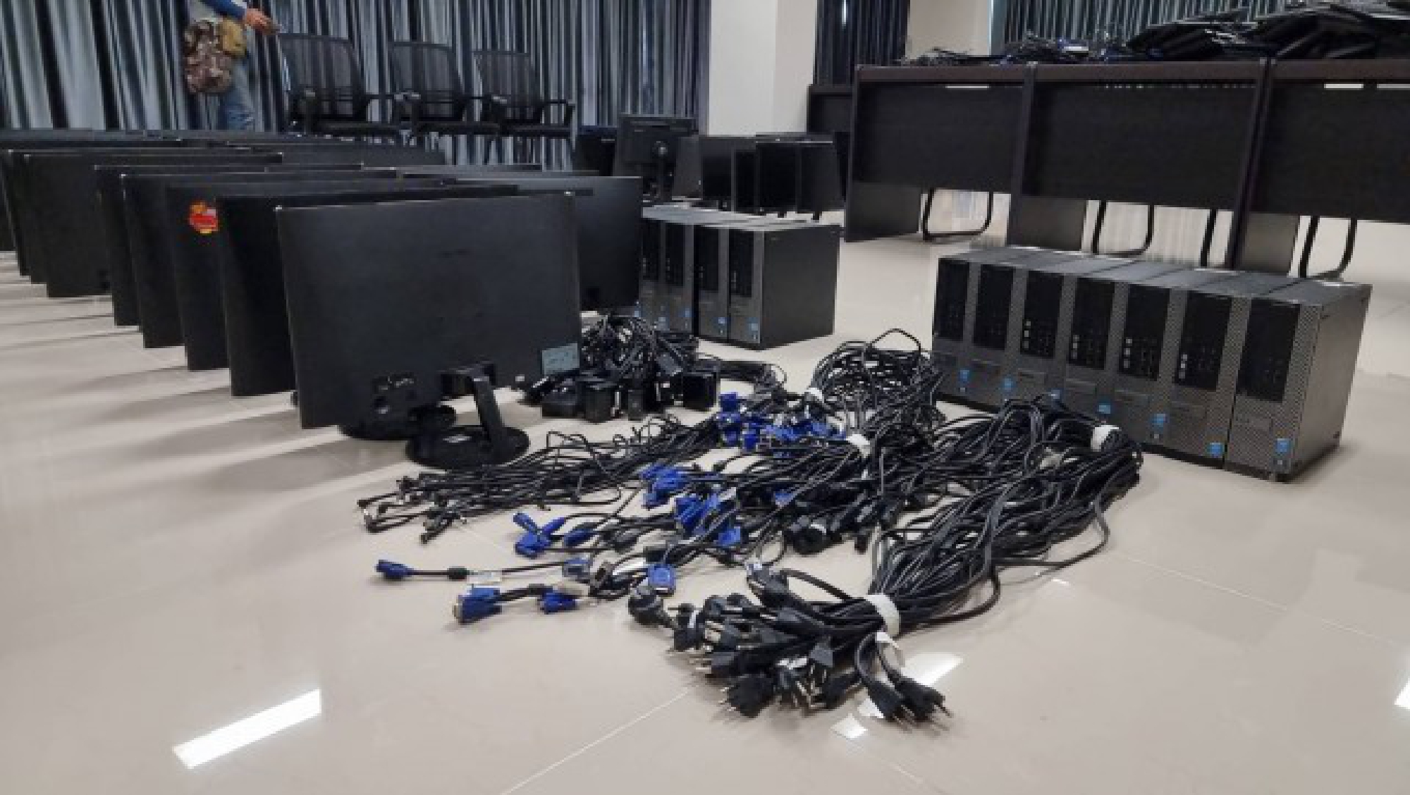 Loan shark gang run by Chinese national busted in Nonthaburi