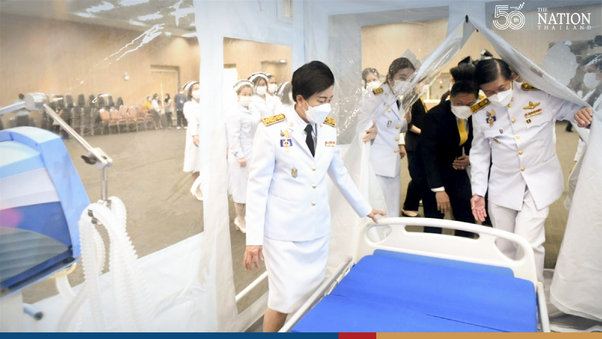 Their Majesties give mobile isolation rooms to Bang Khun Thian Geriatric Hospital