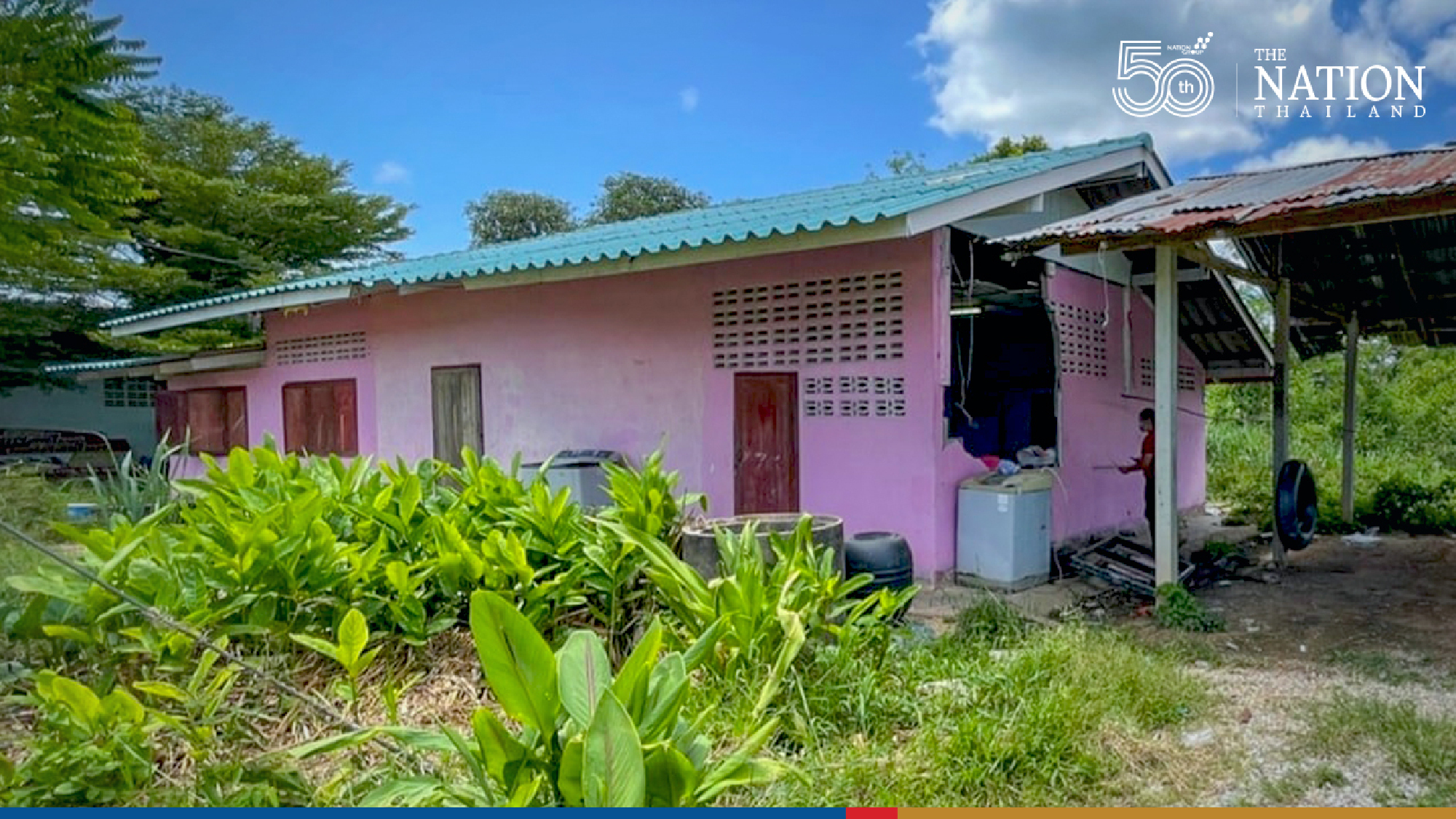 Wild elephant bulldozes his way into house in Hua Hin