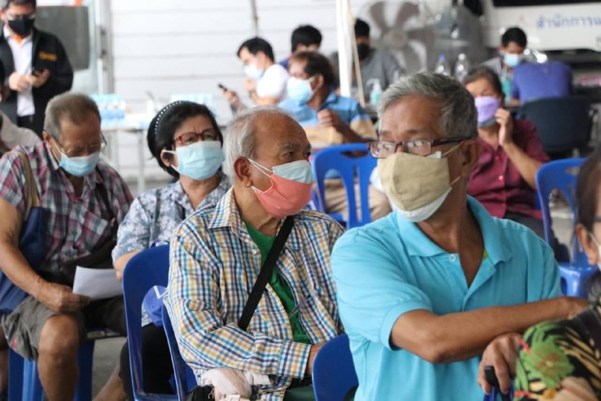 Bangkok dispatching 69 teams to test high-risk community residents for Covid-19