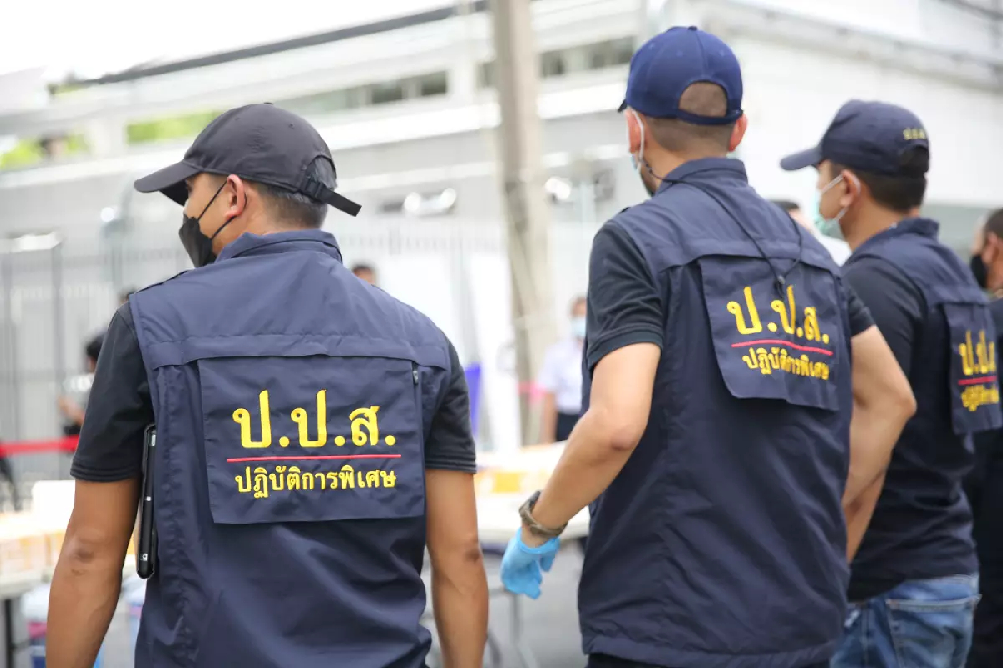 314kg of heroin hidden in paint buckets seized in Chonburi port just before being shipped to Australia