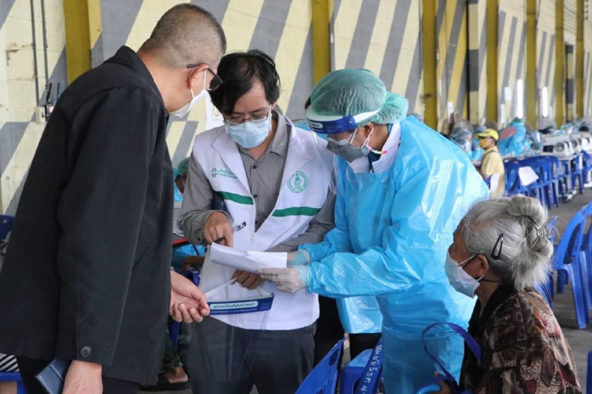 Bangkok dispatching 69 teams to test high-risk community residents for Covid-19