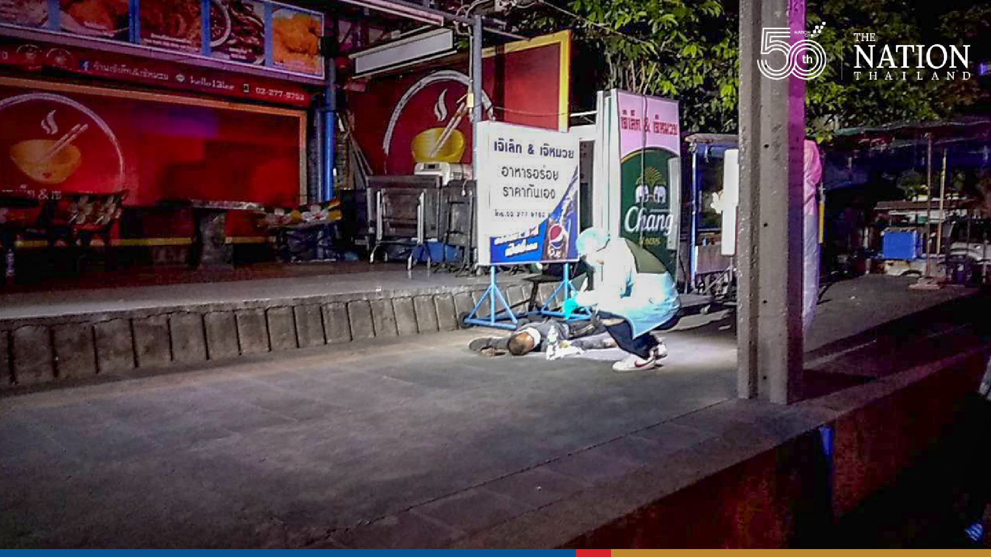 Man collapses on Bangkok street, do-gooder cabby takes him to hospital