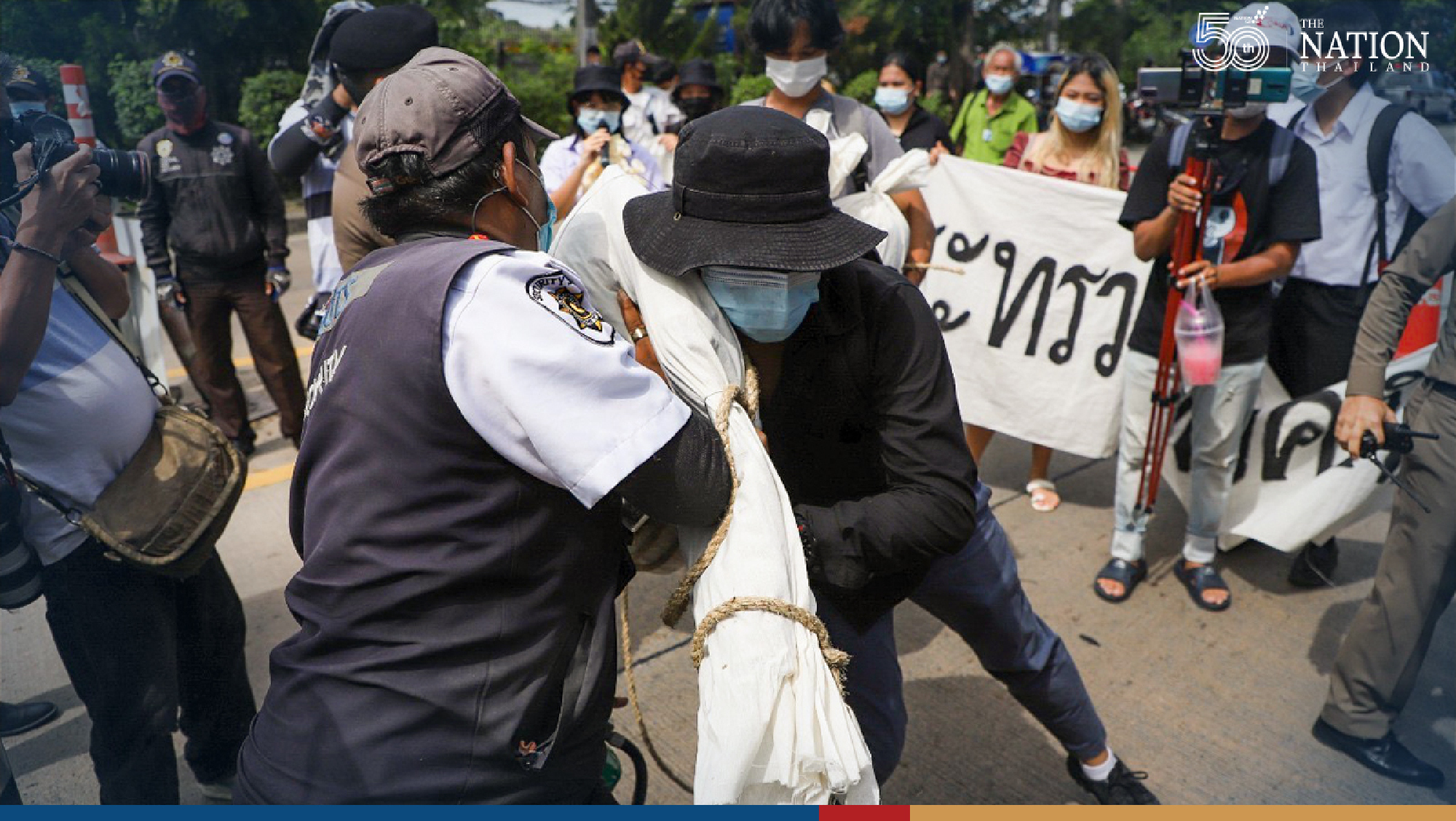 Protesters storm Public Health Ministry to demand better options for Covid-19 jabs