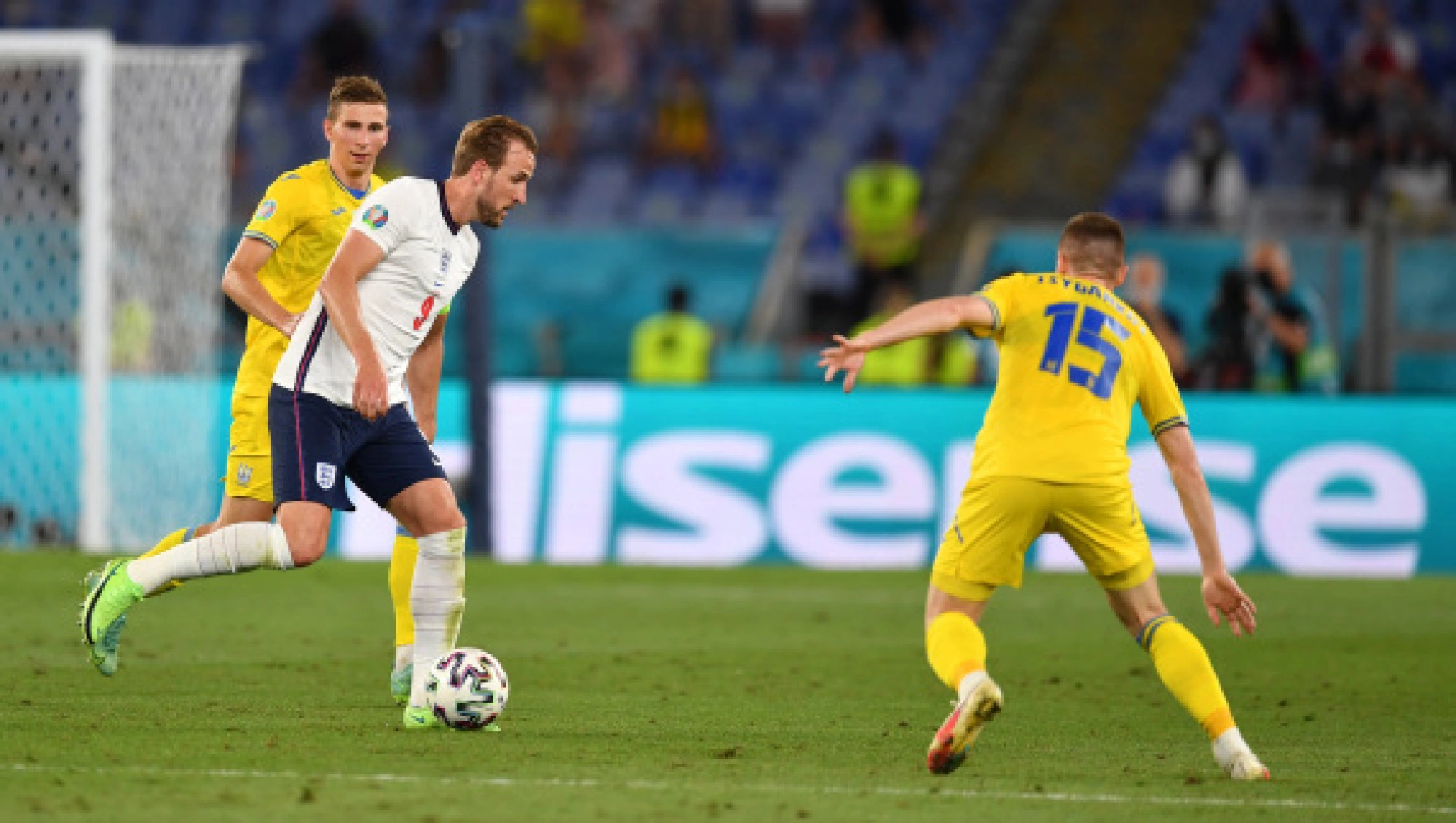 Ukraine couldn't put up resistance against dominating England as Bushcan neutralized Kane's volley with a diving parry before Jordan Henderson headed home the subsequent corner to round off the 4-0 victory.