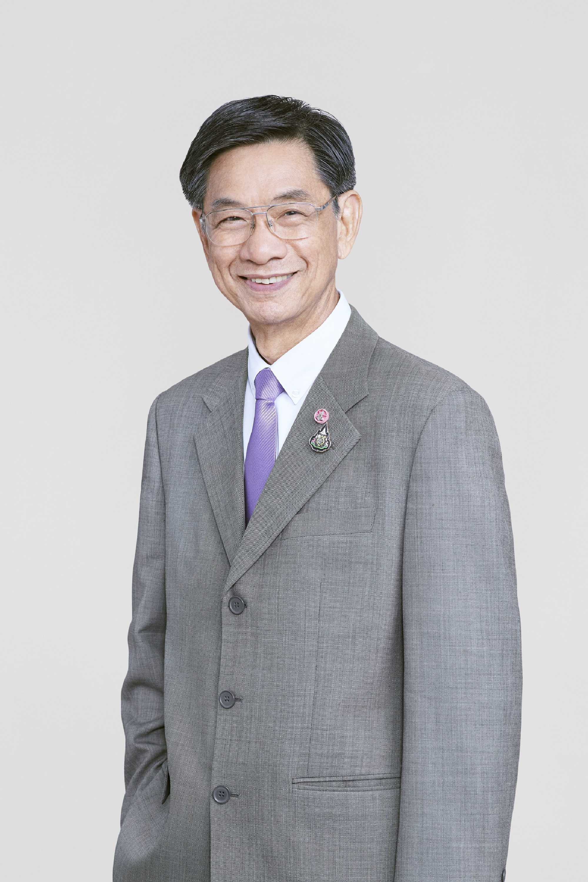 Prof. Dr. Pairash Thajchayapong is the first person to grab the  Ratanarajasuda Information Technology Award (RITA), Thailand’s ultimate accolade for IT personnel