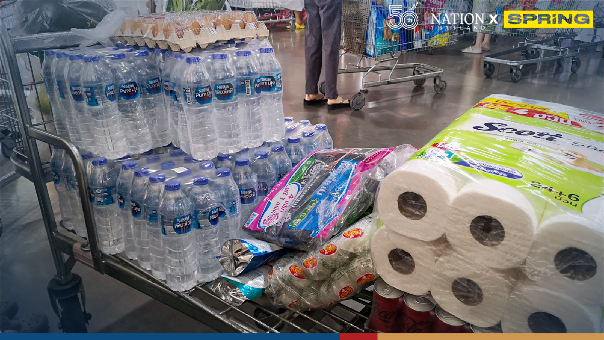 Shopping frenzy as people stock up ahead of possible lockdown