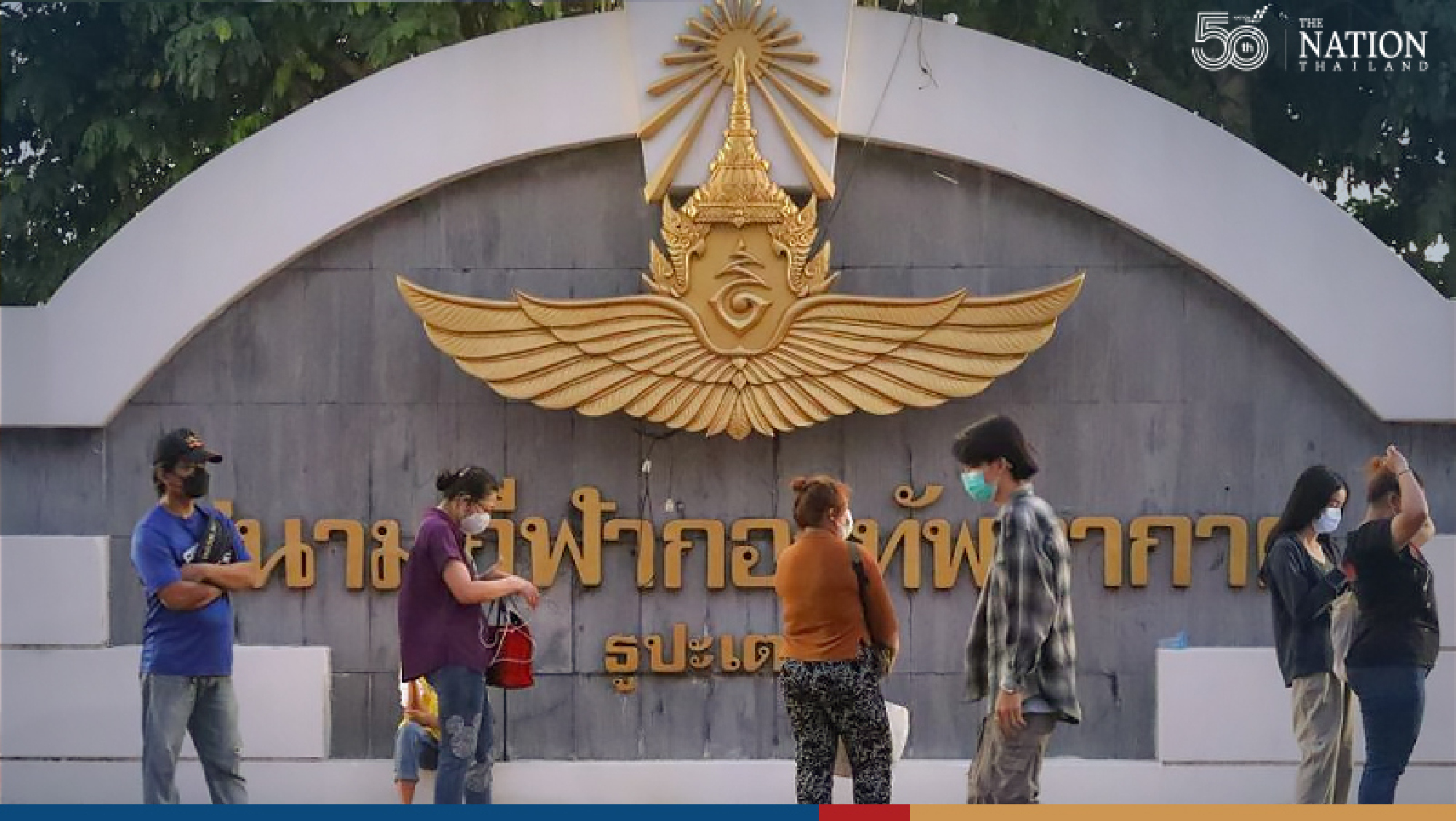 Huge turnout for free Covid testing in Pathum Thani