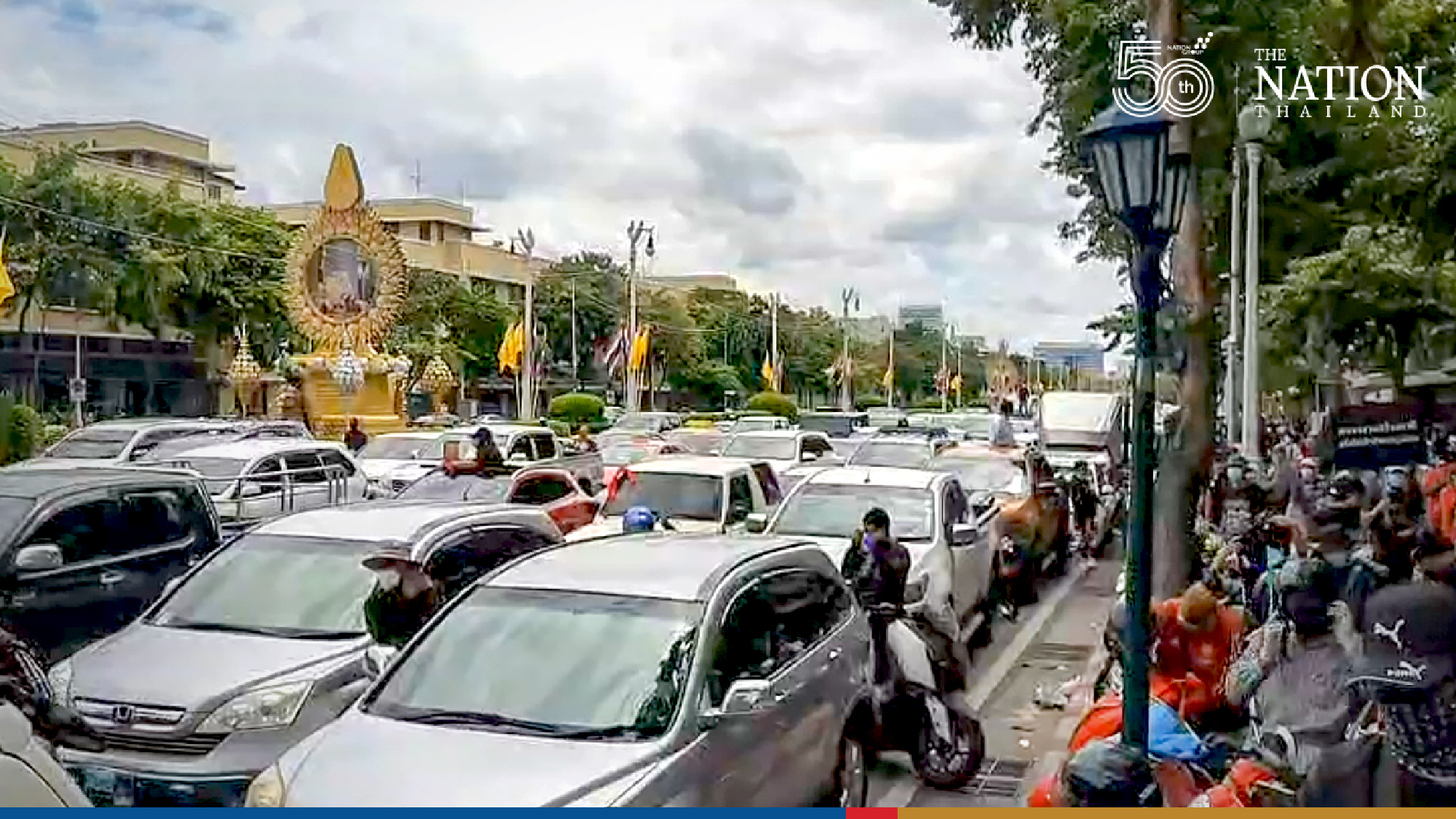 Police fire at pro-democracy protesters marching to Government House