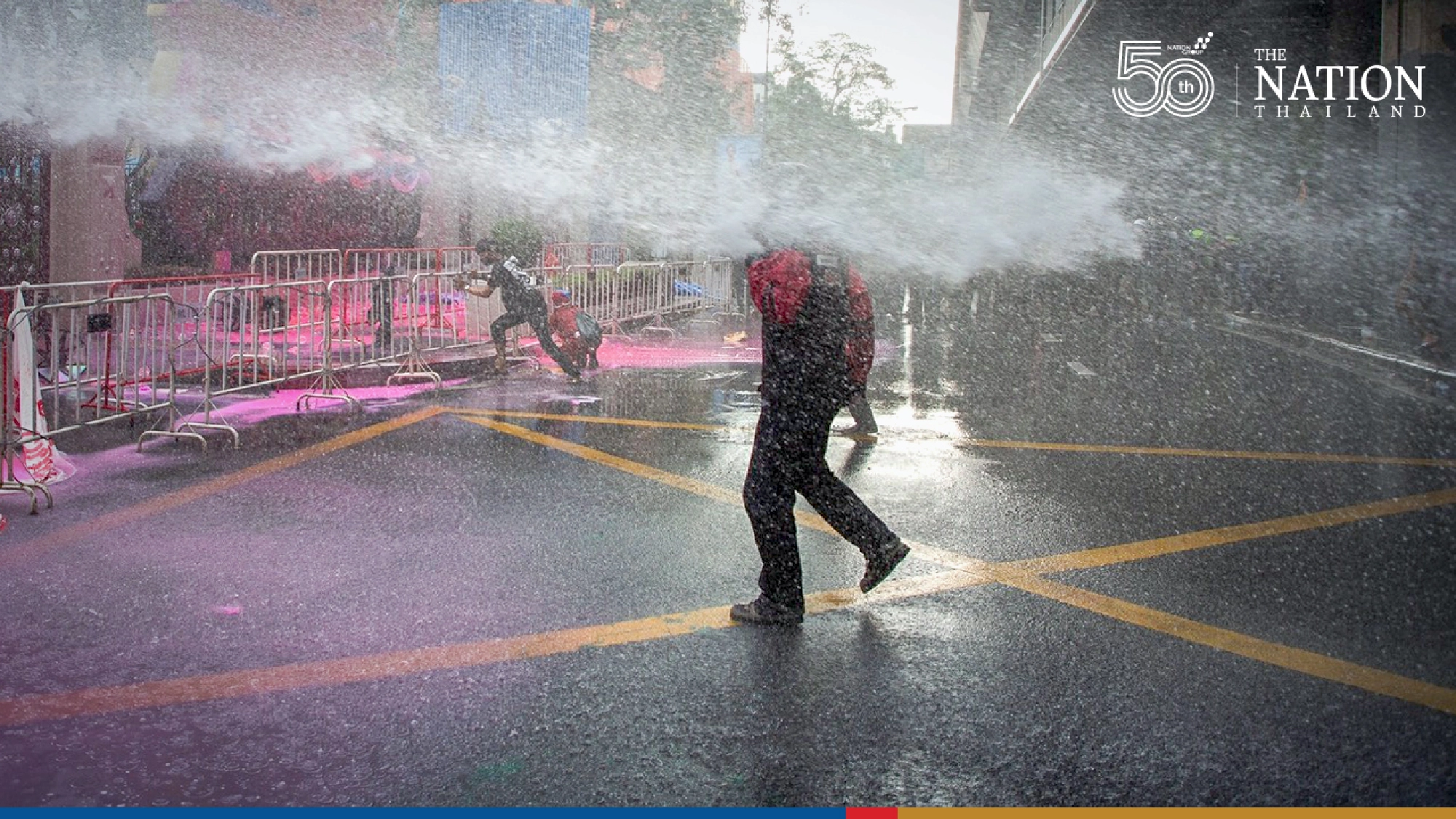 Thalu Fah protesters clash with police at Tuesday rally