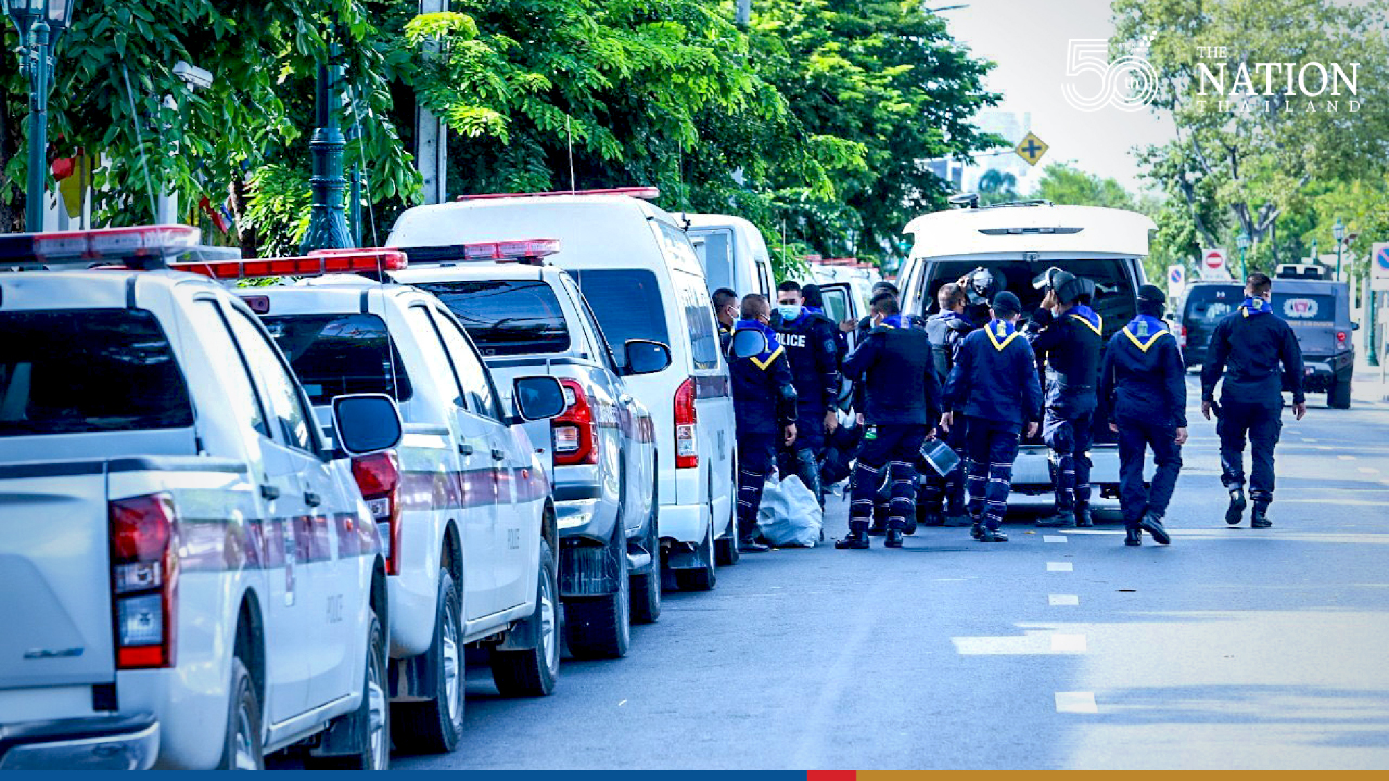 Police ready with barriers to block anti-government protesters