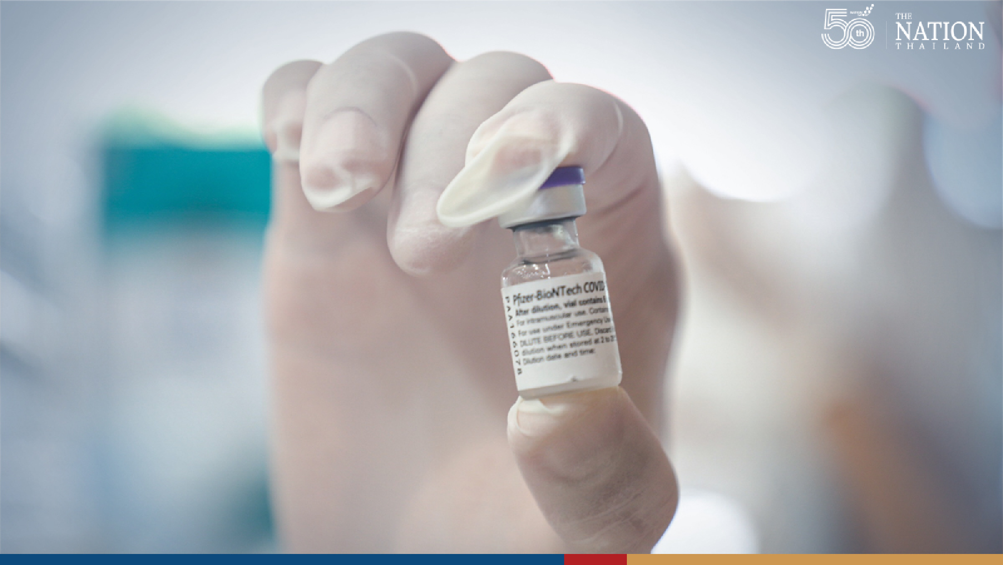 Long queue fails to deter elderly seeking Pfizer vaccine in Samut Prakan