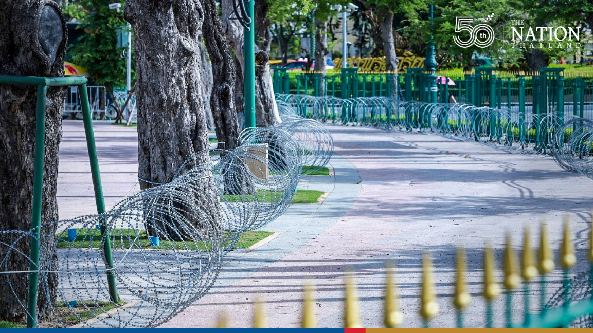Police ready with barriers to block anti-government protesters
