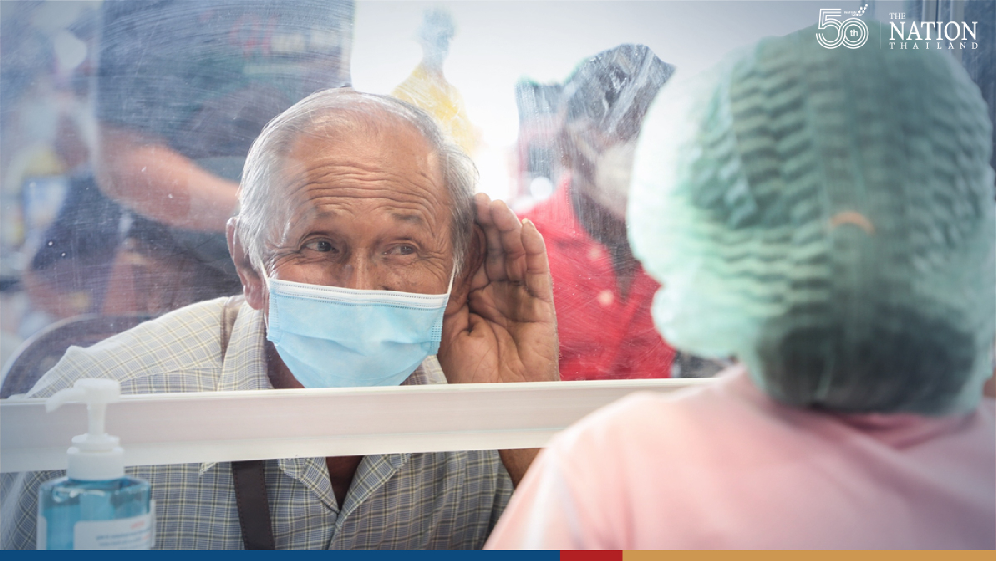 Long queue fails to deter elderly seeking Pfizer vaccine in Samut Prakan