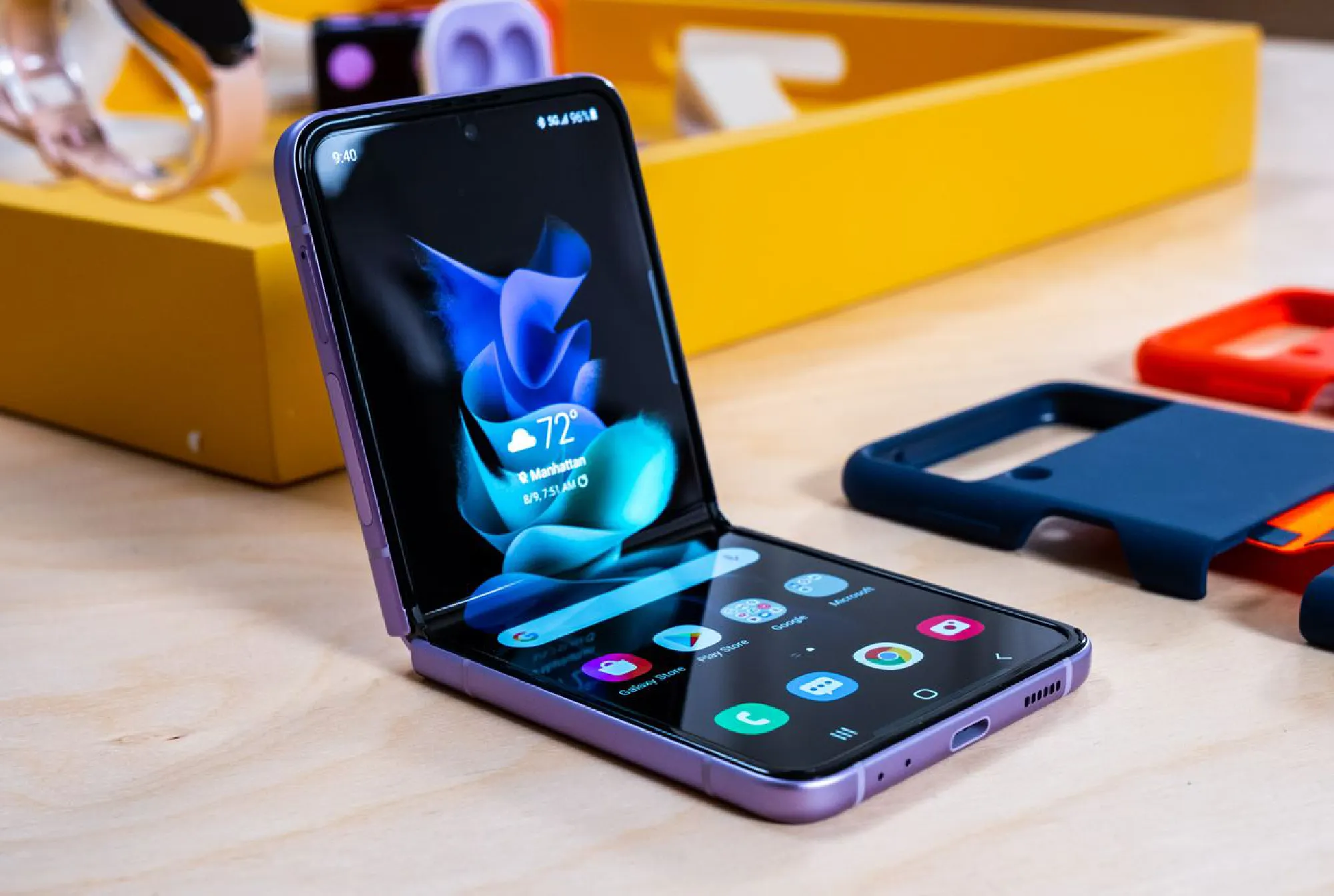 Samsungs new foldable phones come with a price cut, but theyll still cost you at least $1,000