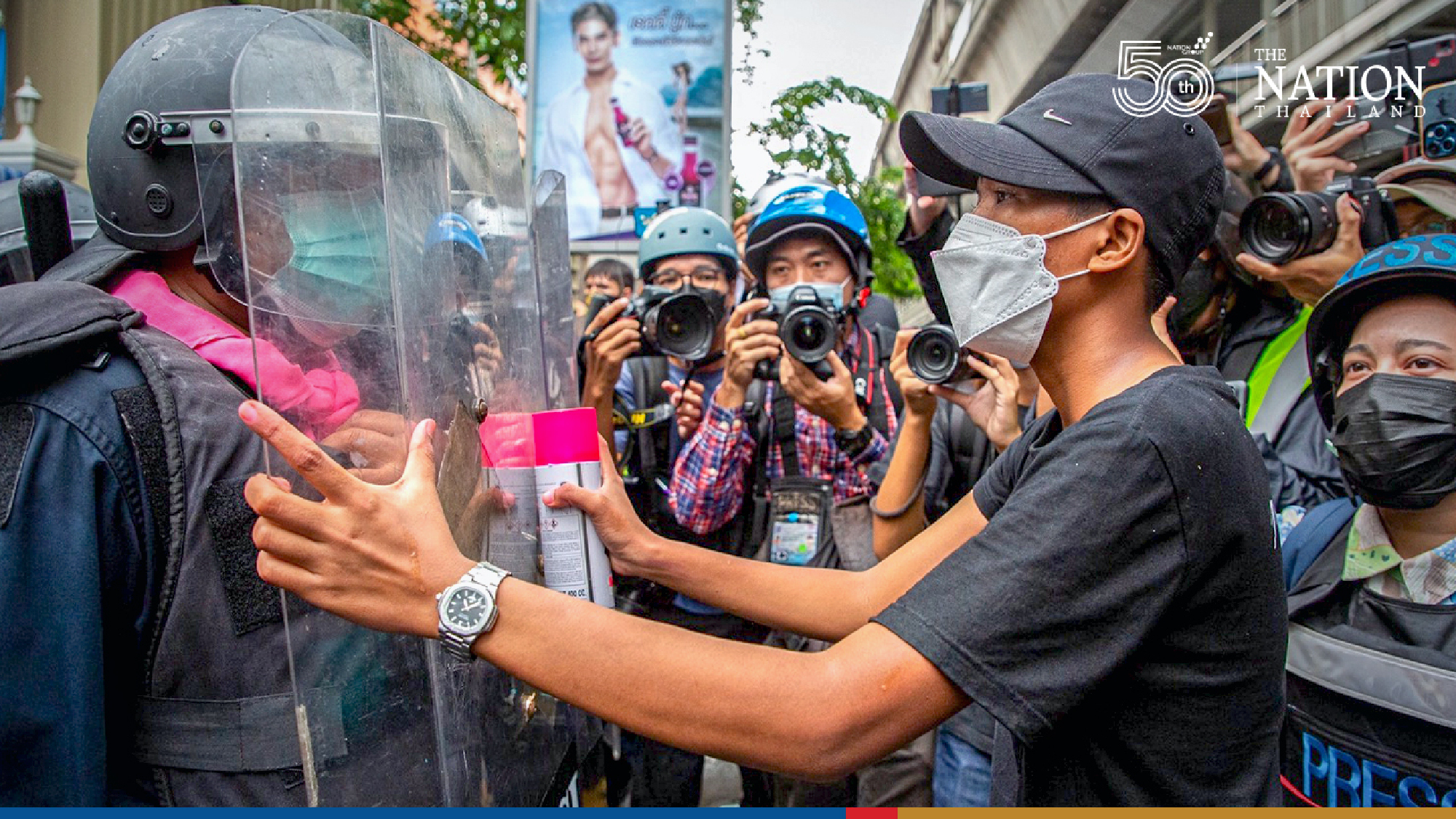 Thalu Fah protesters clash with police at Tuesday rally