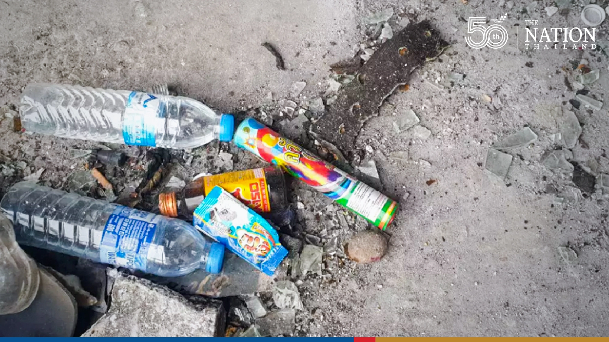 Din Daeng police booth destroyed again during protest