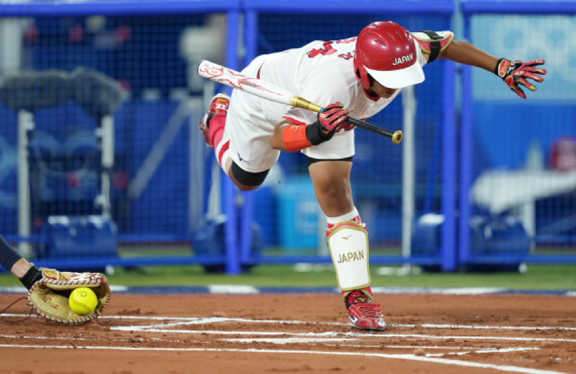 Naito Minori of Japan competes during the softball final between Japan and the United States at the Tokyo 2020 Olympic Games in Yokohama, Japan, July 27, 2021.
