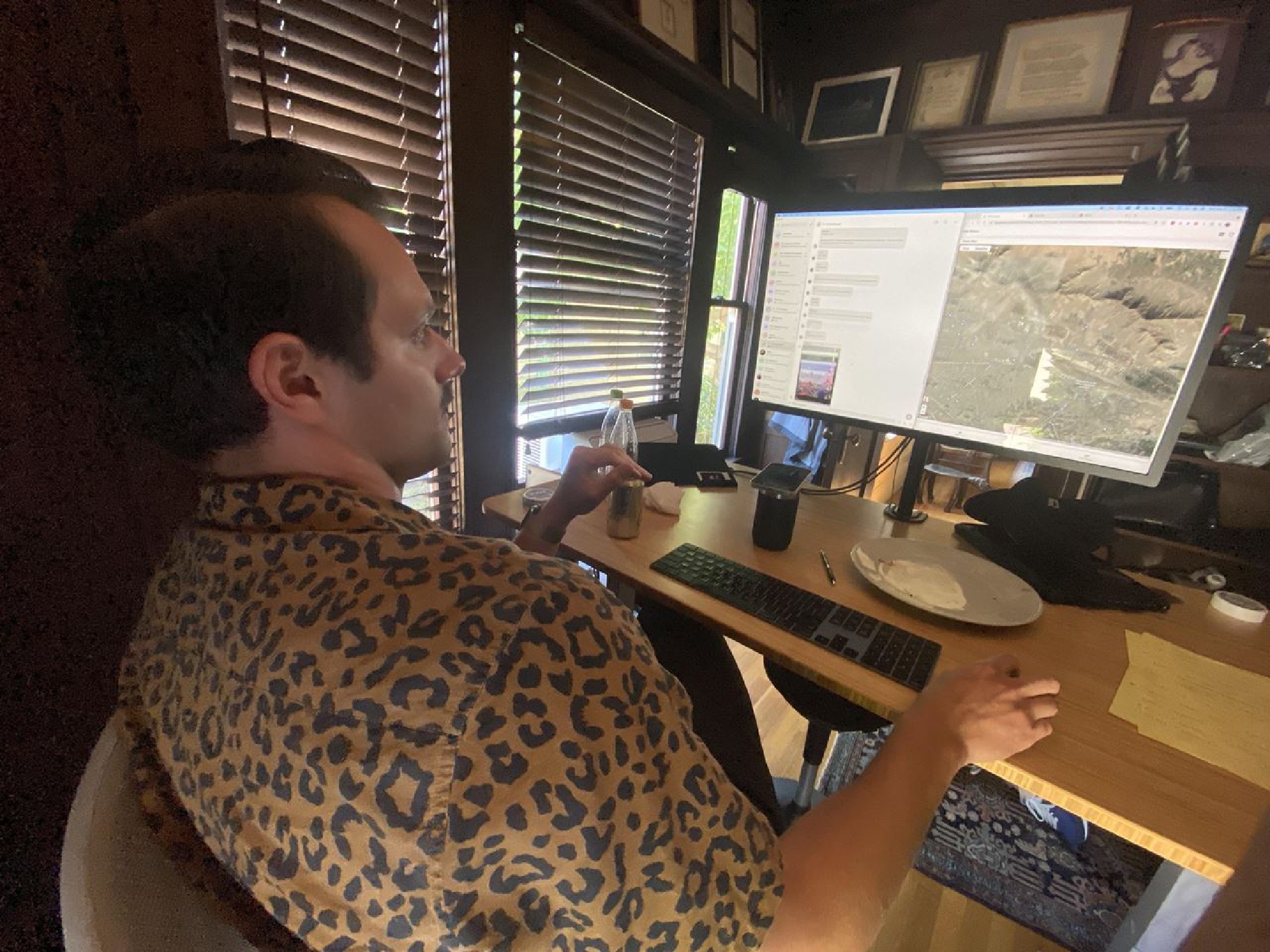 An army of veterans and volunteers organizes online to evacuate Afghans, from thousands of miles away