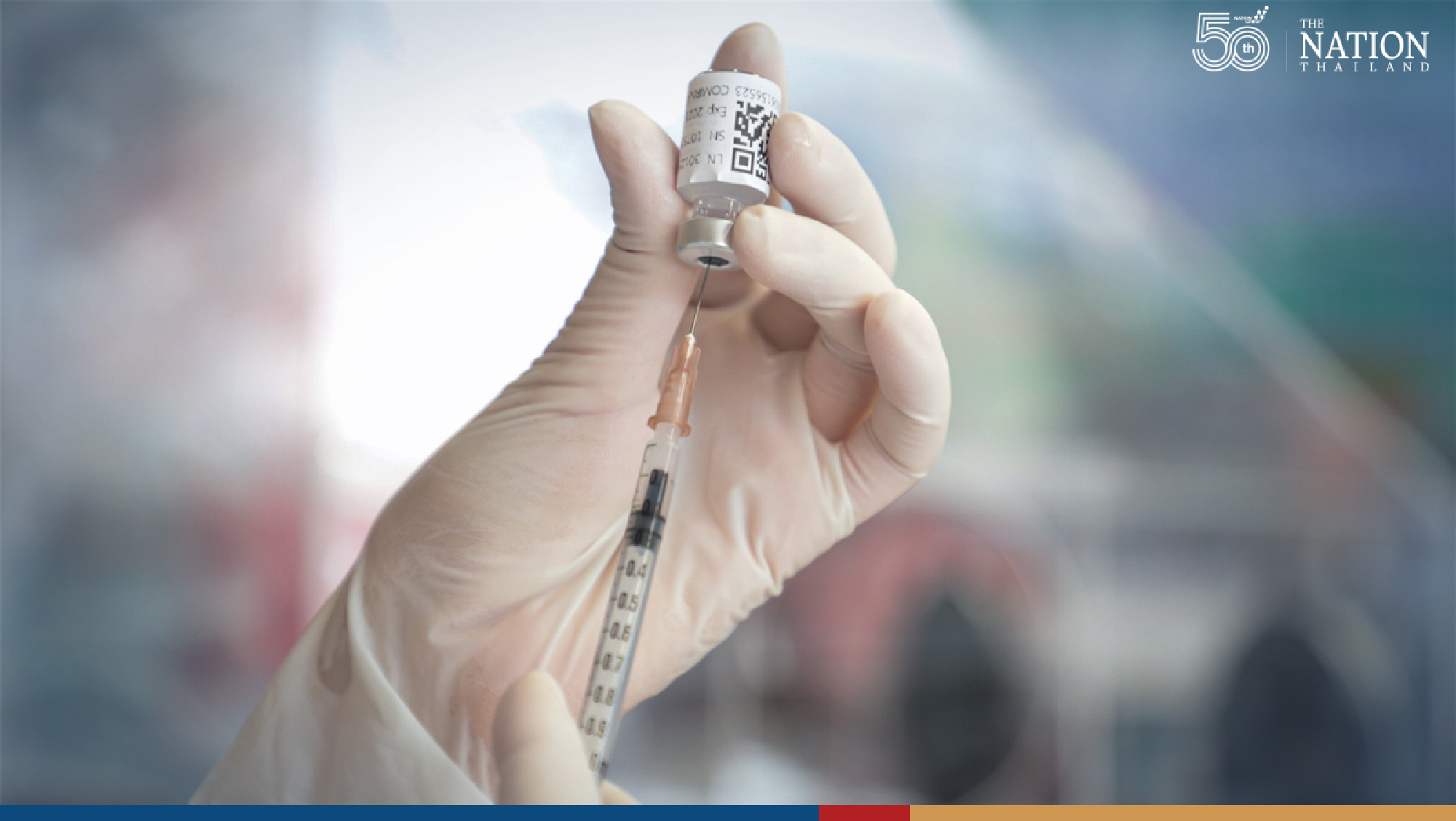 Long queue fails to deter elderly seeking Pfizer vaccine in Samut Prakan