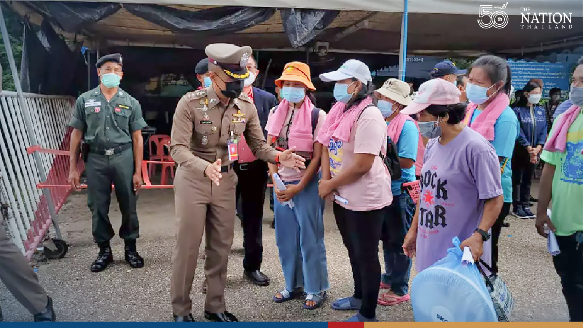 Laos fines seven Thais for picking mushrooms in border area
