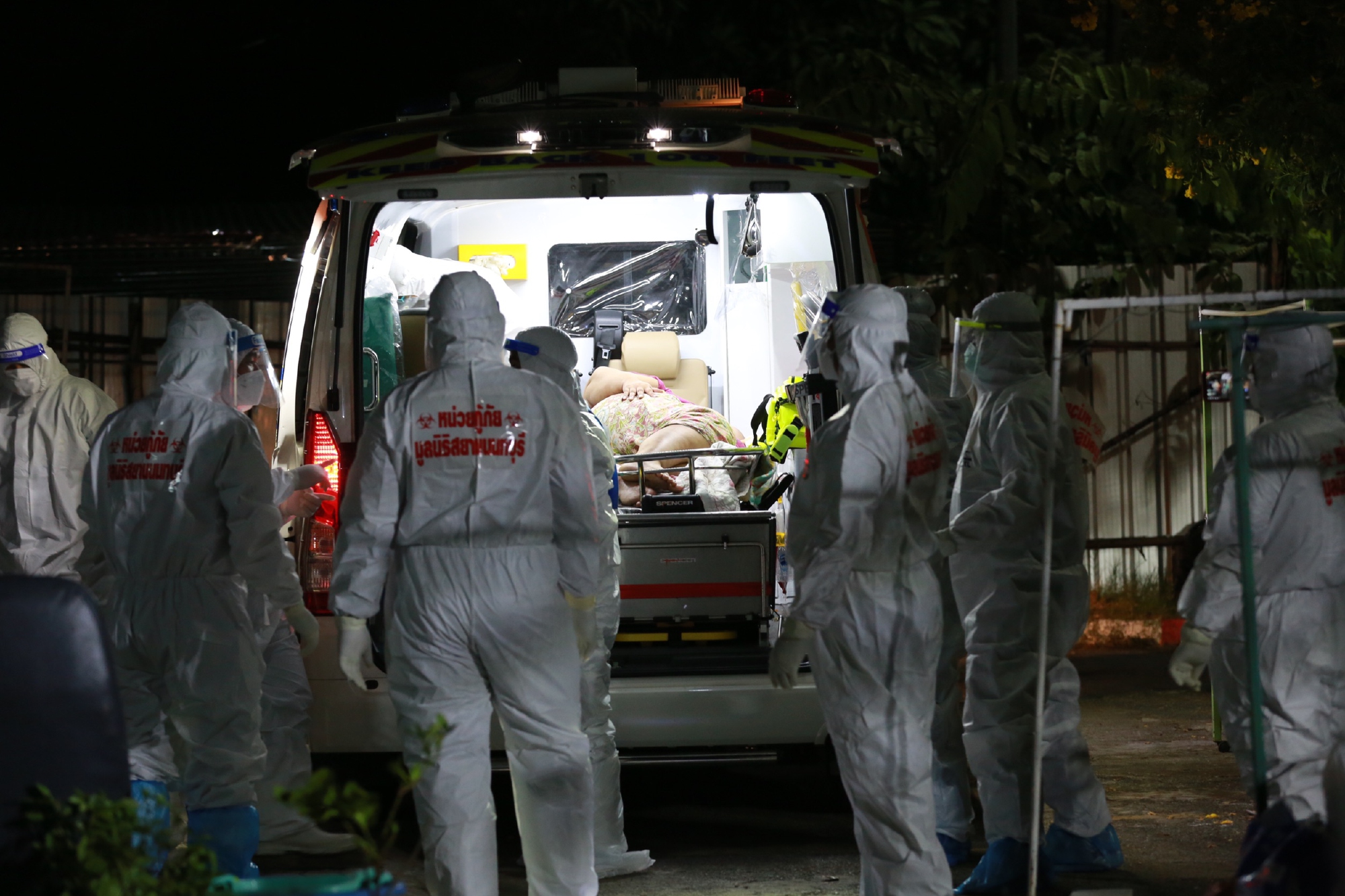 15 rescue workers called in to get 230kg infected mother down from 2nd storey