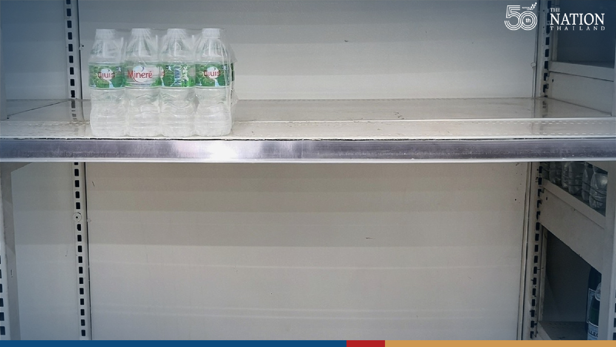 Supermarket shelves emptied as soon as lockdown extended