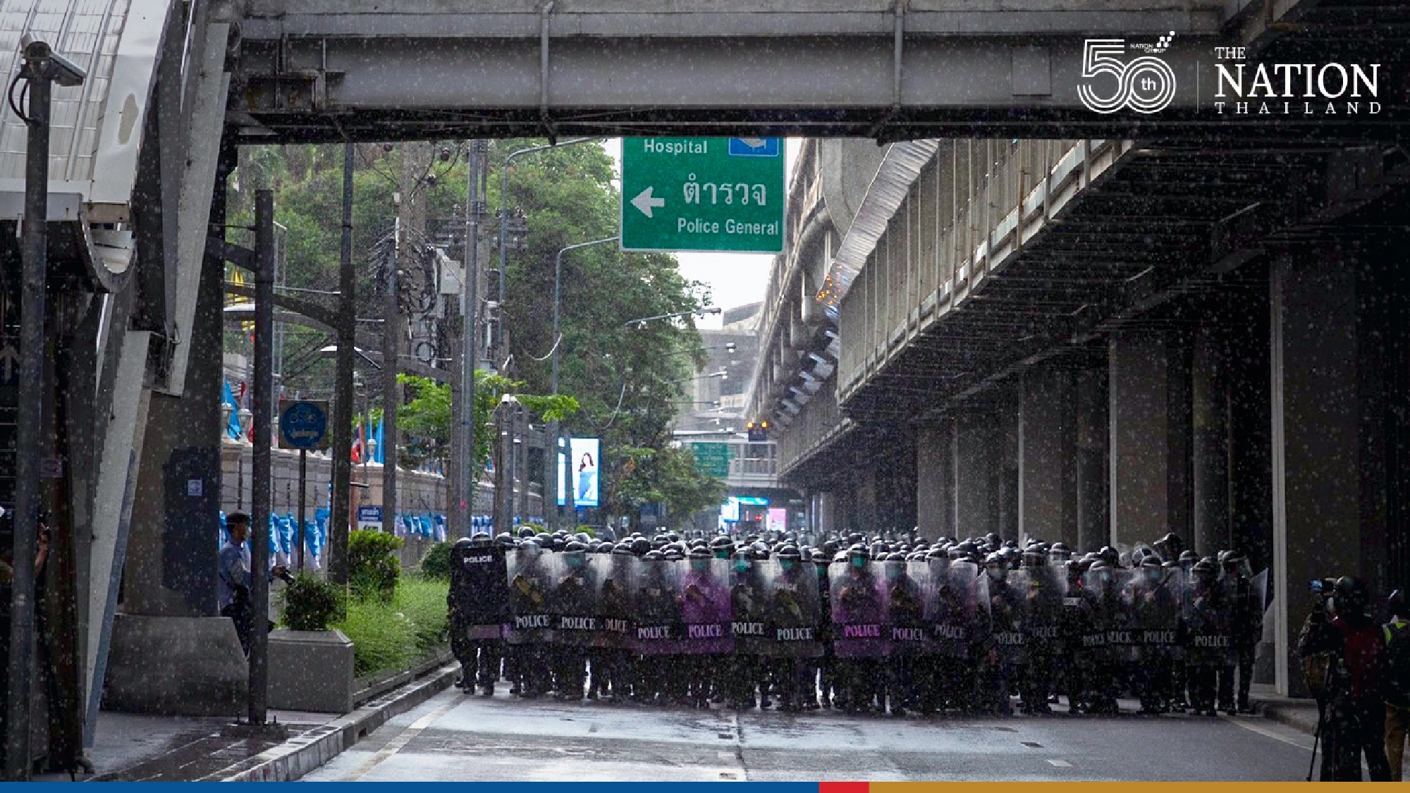 Thalu Fah protesters clash with police at Tuesday rally