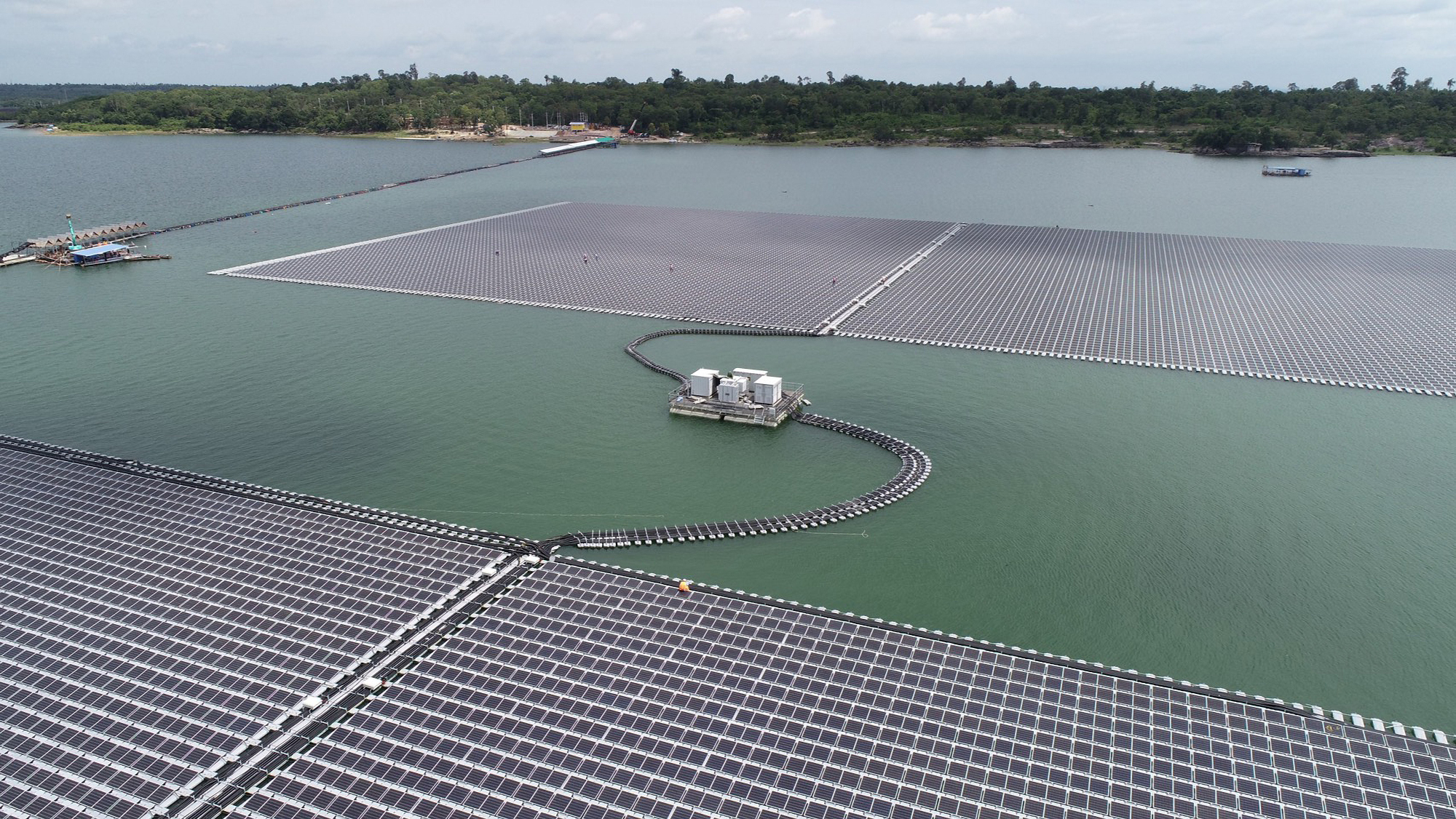 B.Grimm Power - Energy China Consortium completes work at world’s largest hydro-floating solar hybrid project at Sirindhorn Dam