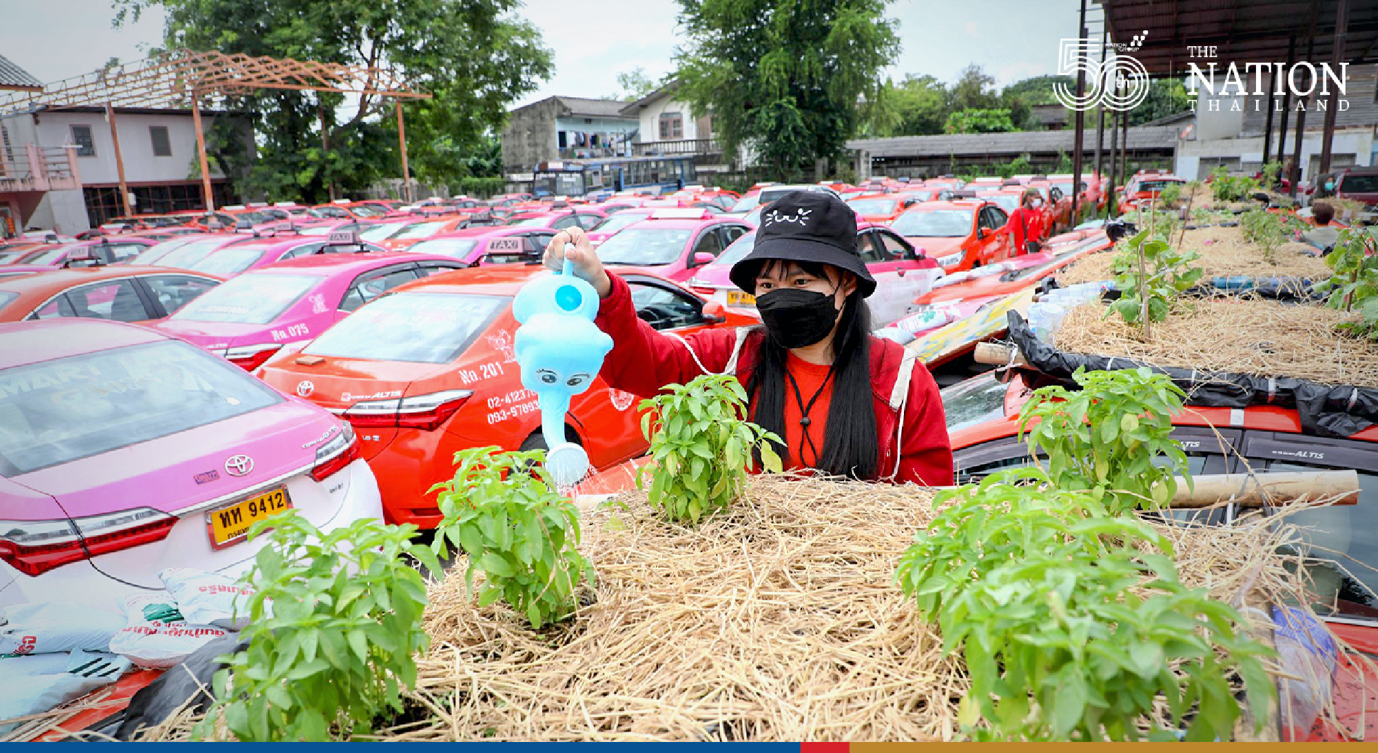 More than 300 cabbies have returned their cars due to a severe shortage of passengers 