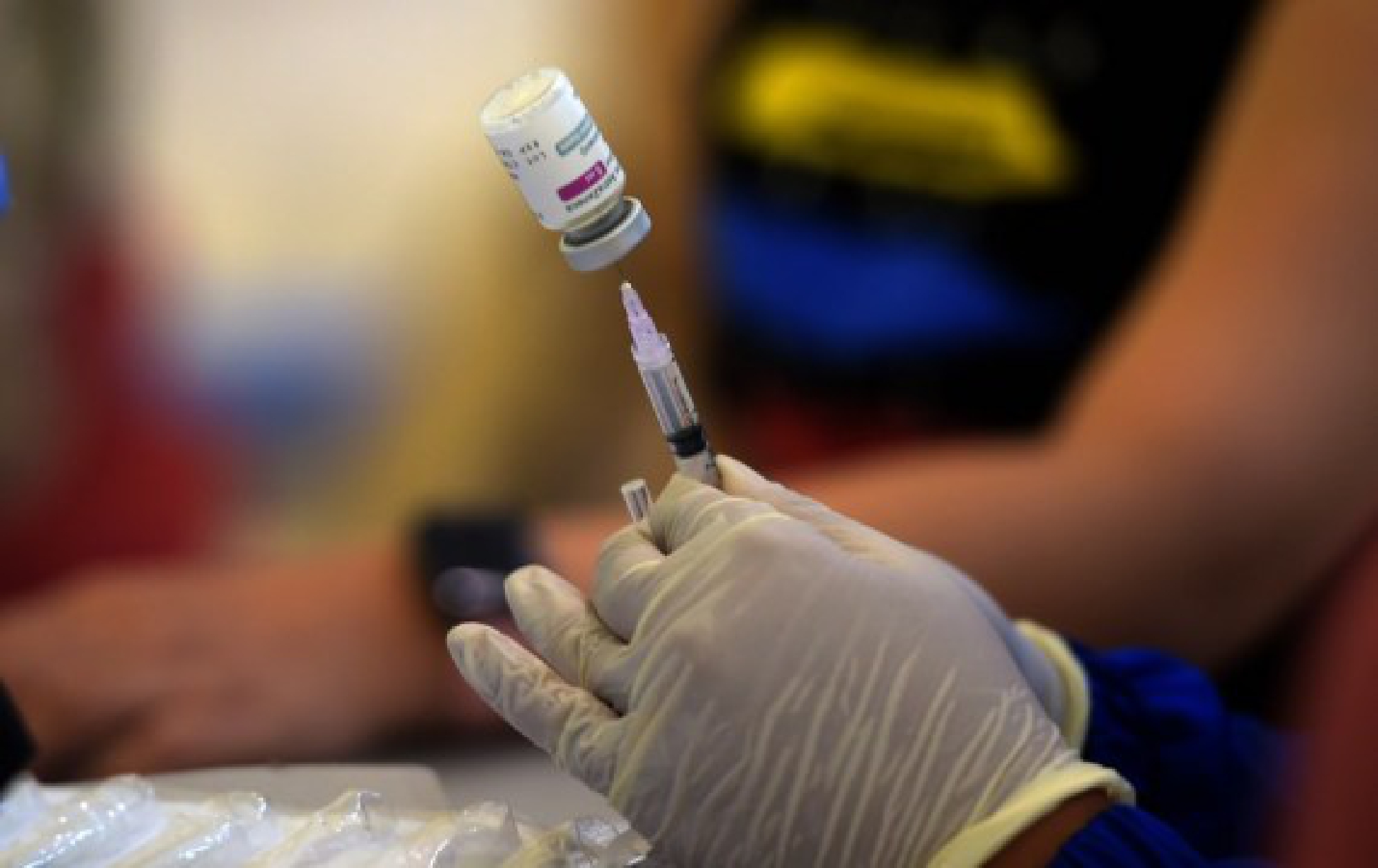  A health worker prepares a dose of the AstraZeneca COVID-19 vaccine in Jakarta, Indonesia, June 10, 2021. (Xinhua/Zulkarnain)