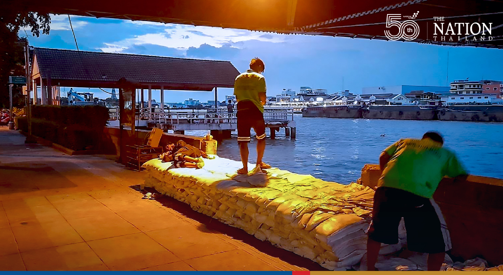 BMA officials checking Chao Phraya’s flood levees, water levels not yet at danger mark