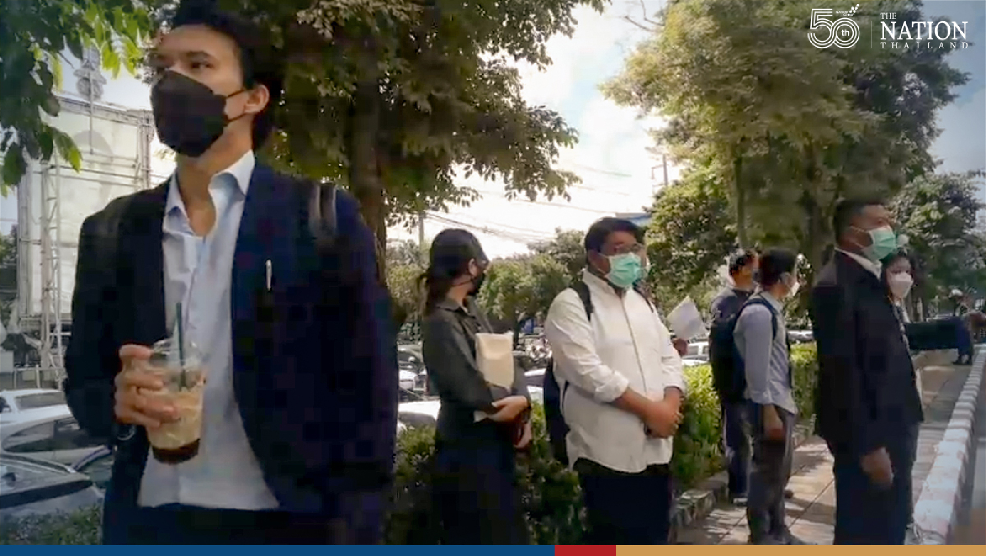 Businesses sue Prayut, his govt for bad administration