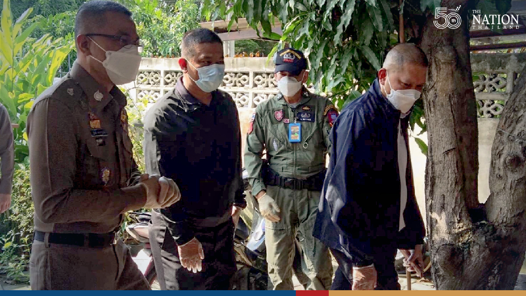 Two ‘Thalu Fah’ protests are arrested for throwing bomb to a police