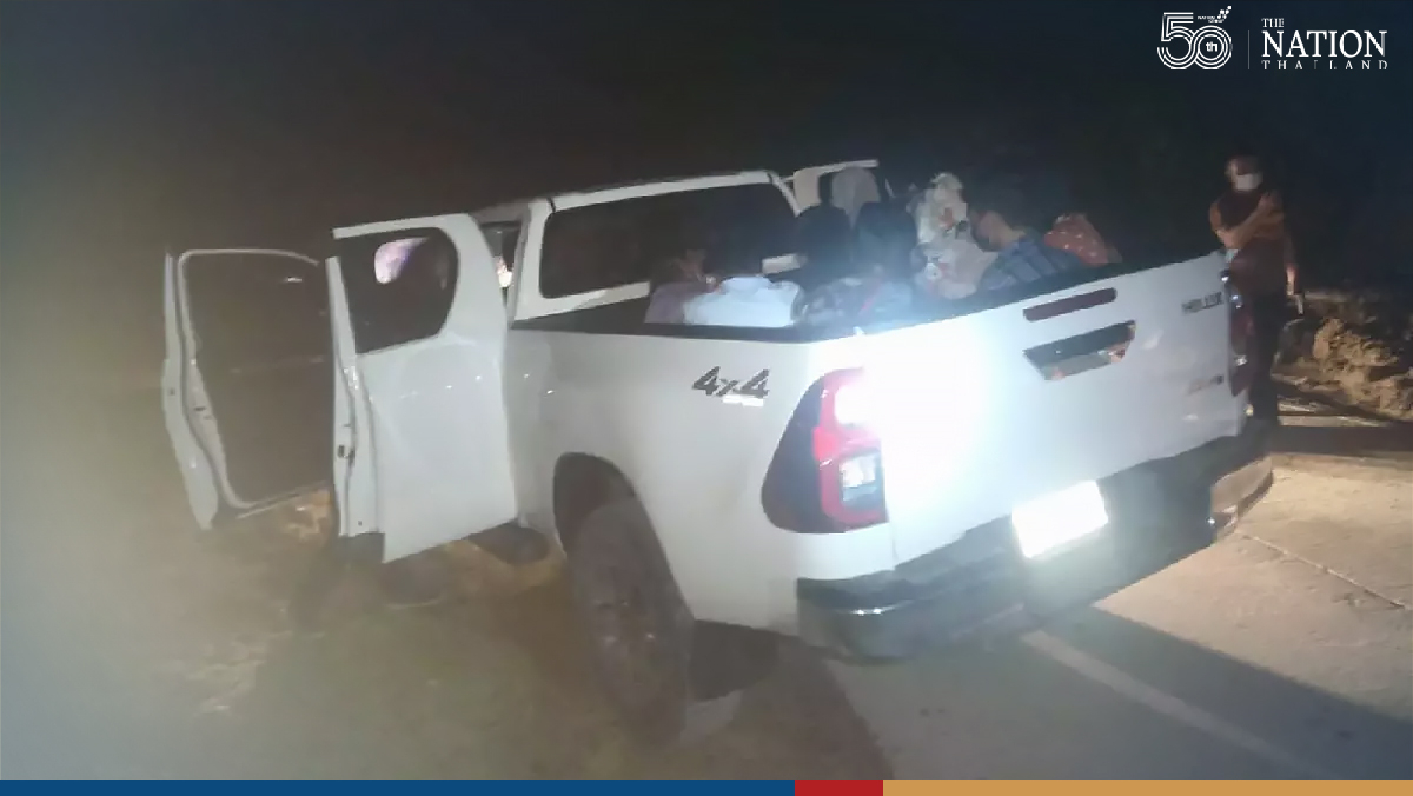 Tak border police net 2 Thais transporting 23 illegal migrants from Myanmar