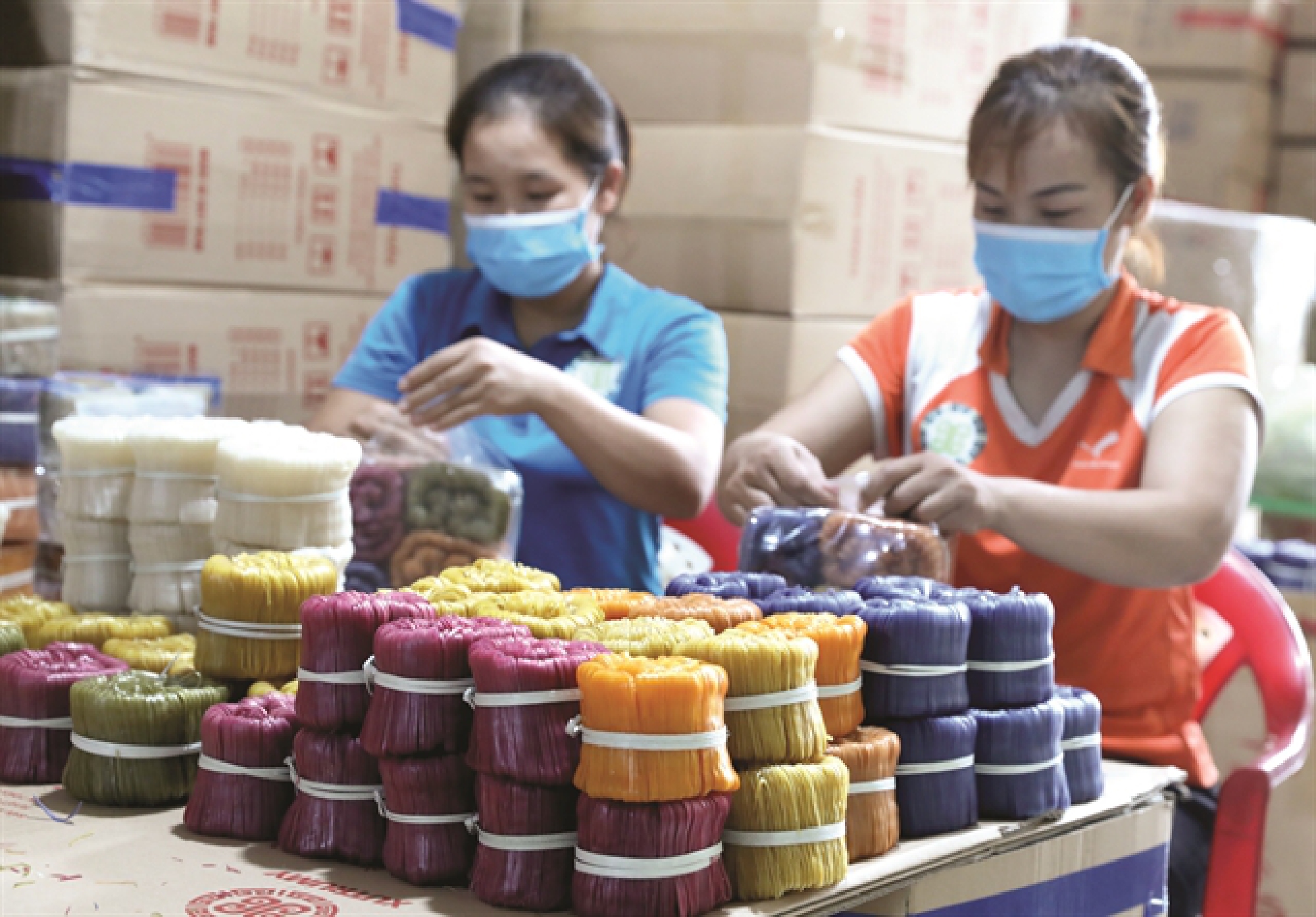 The ingredients of Chũ noodles are also mixed with various kinds of vegetables to improve nutrition and meet market demand. — VNA/VNS Photo Danh Lam