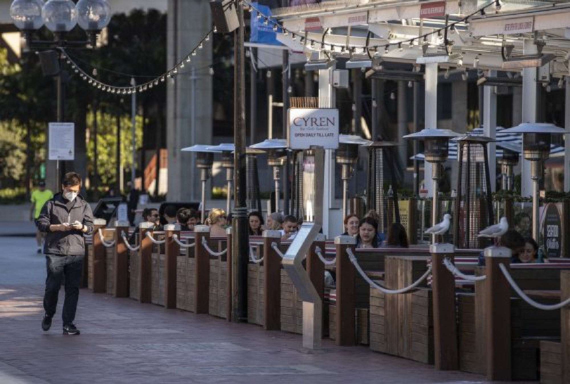 Prayut eyes reopening Thailand to foreign filmmakers after Crowe extols Phuket Sandbox