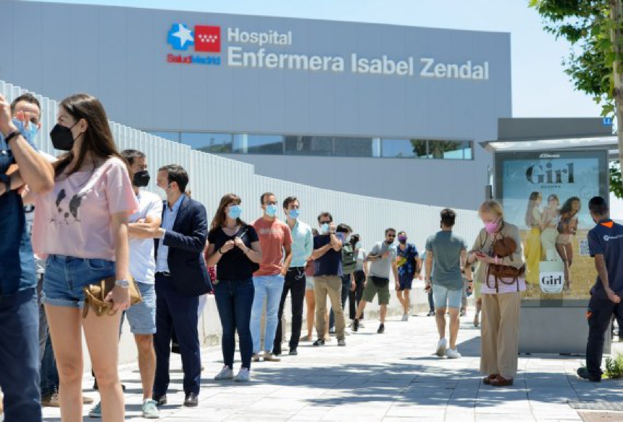 People queue up to receive the COVID-19 vaccine outside a hospital in Madrid, Spain, July 7, 2021. (Xinhua/Gustavo Valiente)