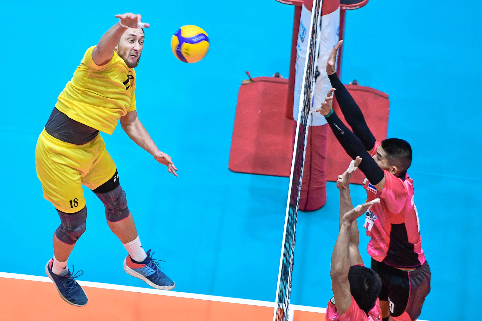 BUREVESTNIK ALMATY CAP DAZZLING 3-0 VICTORY OVER NAKHON RATCHASIMA 