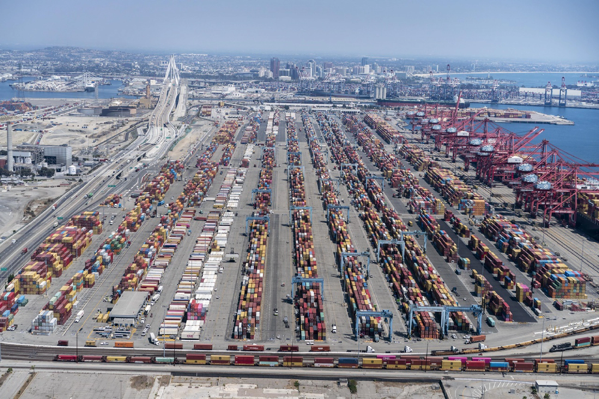 A hectic and overcrowded Port of Los Angeles in September. PHOTO CREDIT: Washington Post photo by Melina Mara