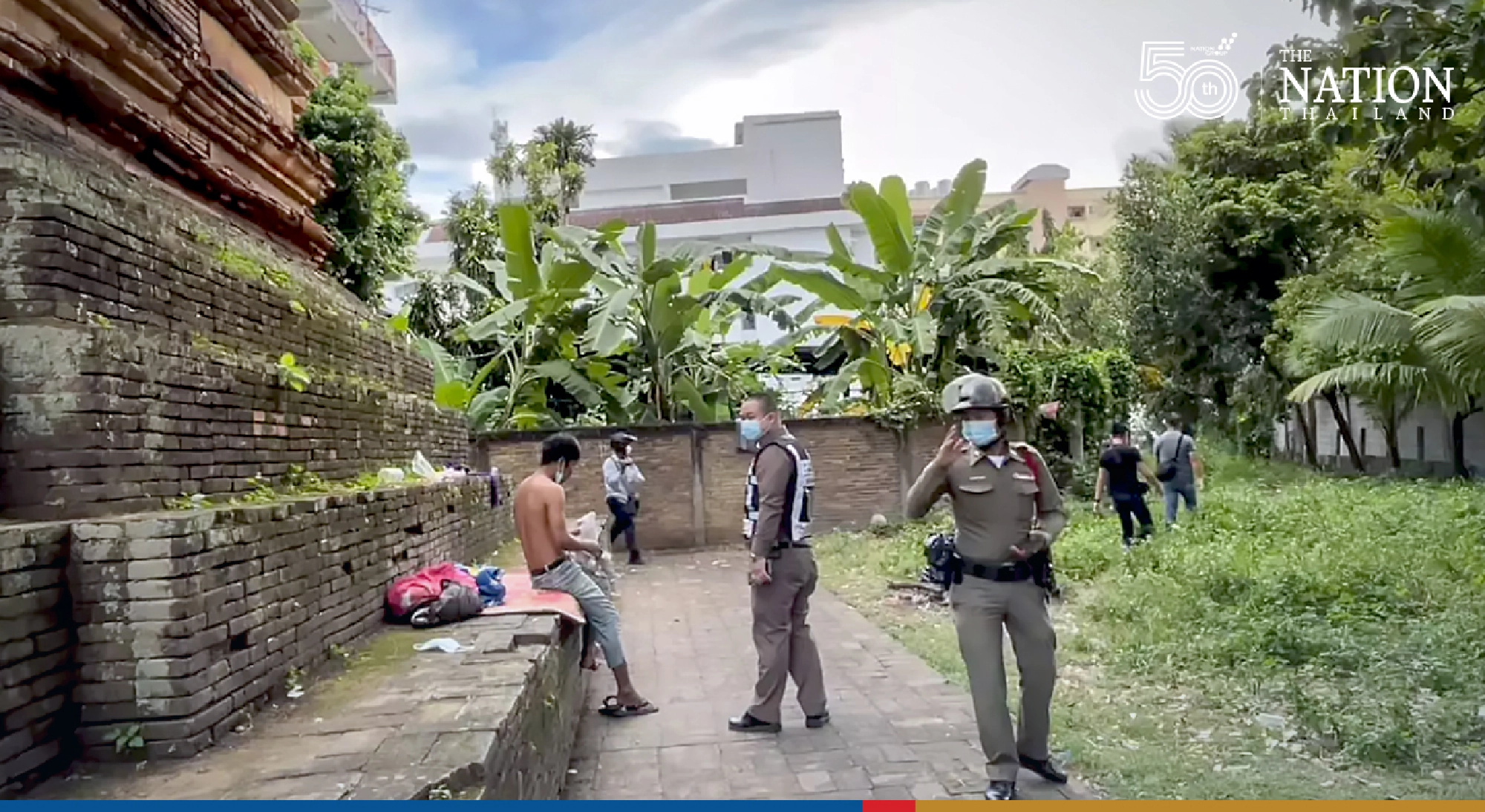 Amorous couple caught ‘doing the act’ publicly in Chiang Mai